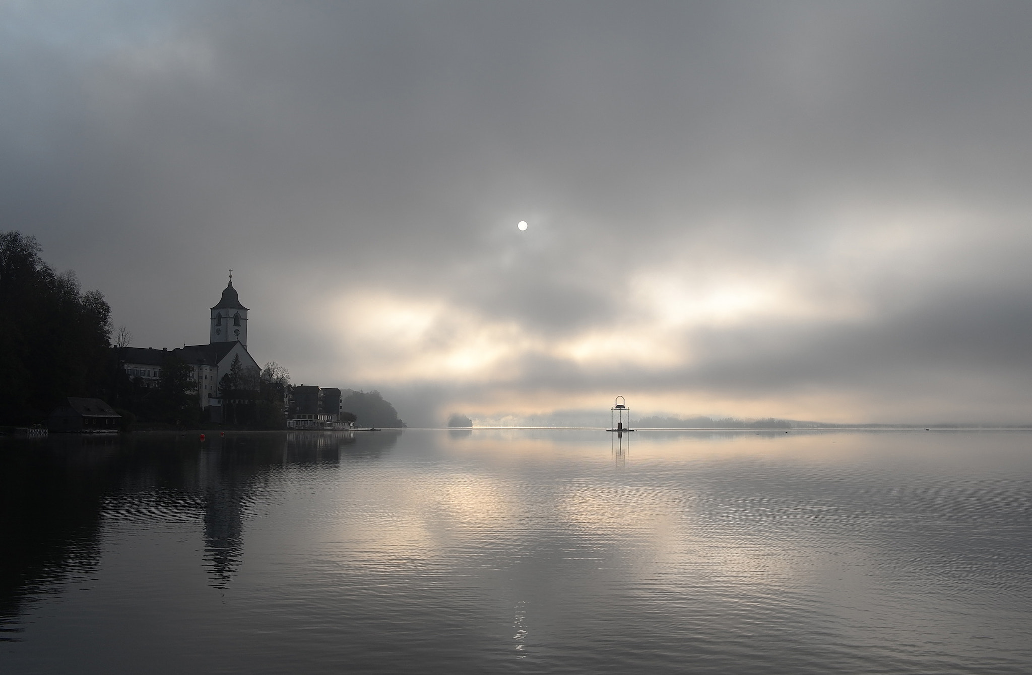 Summicron T 1:2 23 ASPH. sample photo. Dawn on the wolfgangsee photography