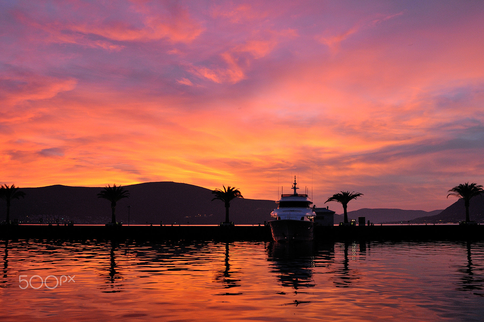 Sigma 24-70mm F2.8 EX DG HSM sample photo. Crazy sunset in the marina porto montenegro photography
