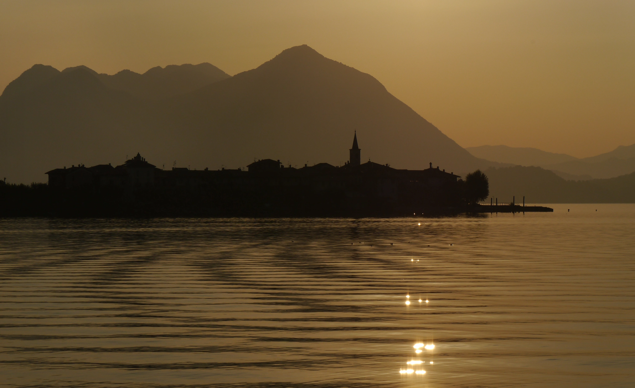 Panasonic Lumix DMC-G5 sample photo. Isola dei pescatore sunrise - gill prince photography