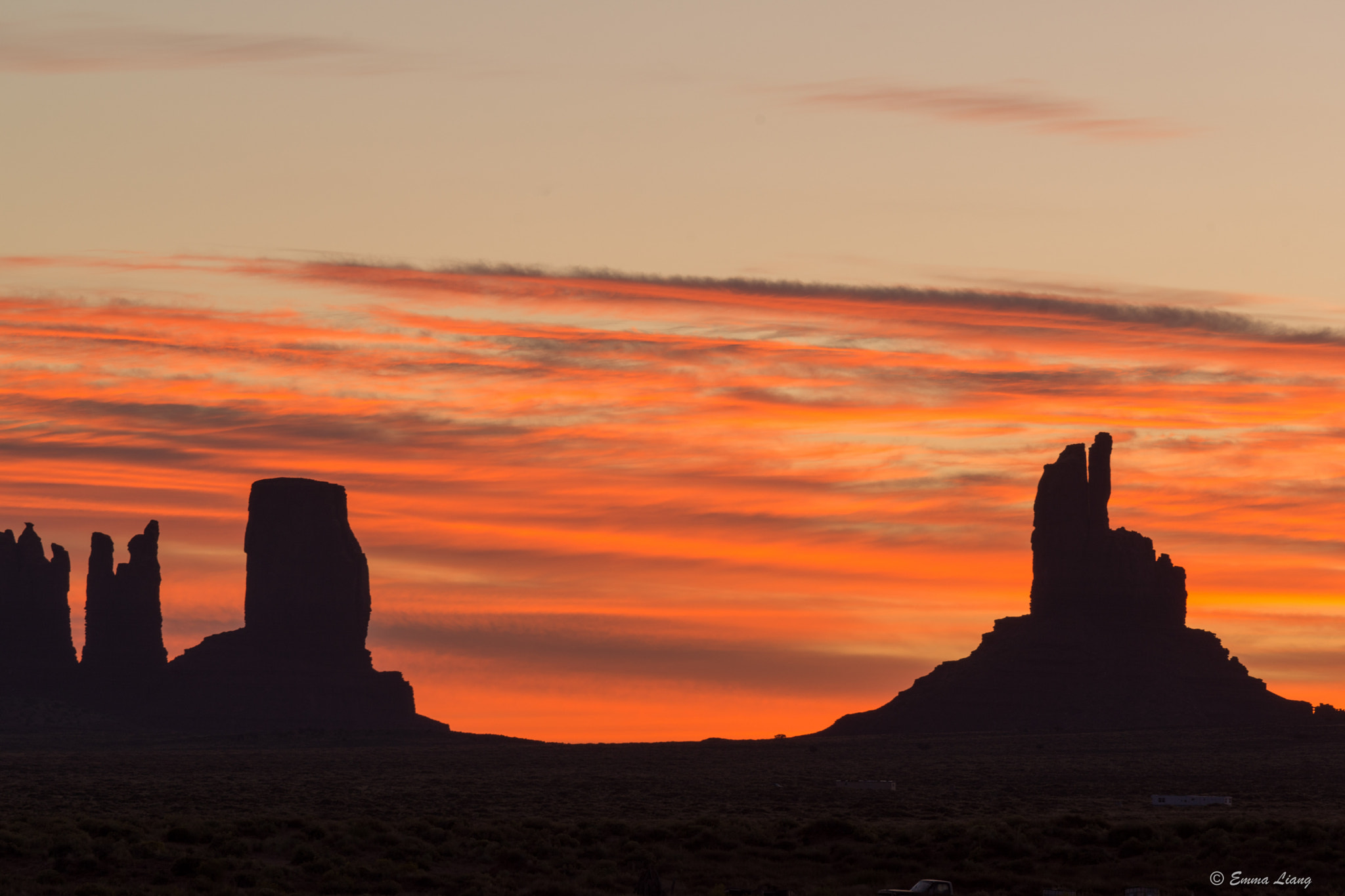 Sony 70-300mm F4.5-5.6 G SSM sample photo. Monument sunrise photography