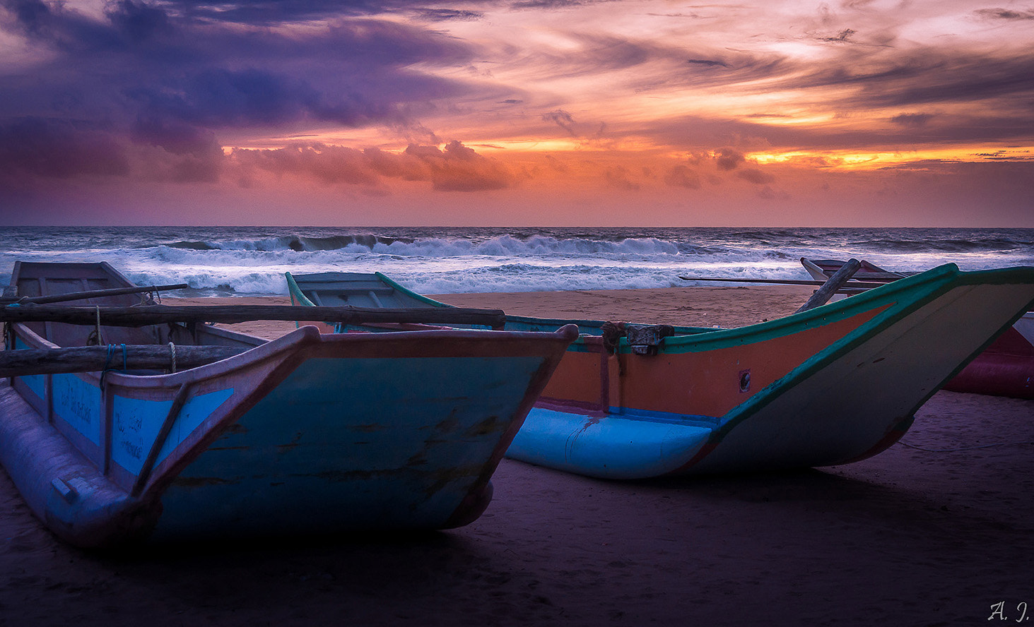 Samsung NX20 + Samsung NX 18-55mm F3.5-5.6 OIS sample photo. Boats in sri lanka photography