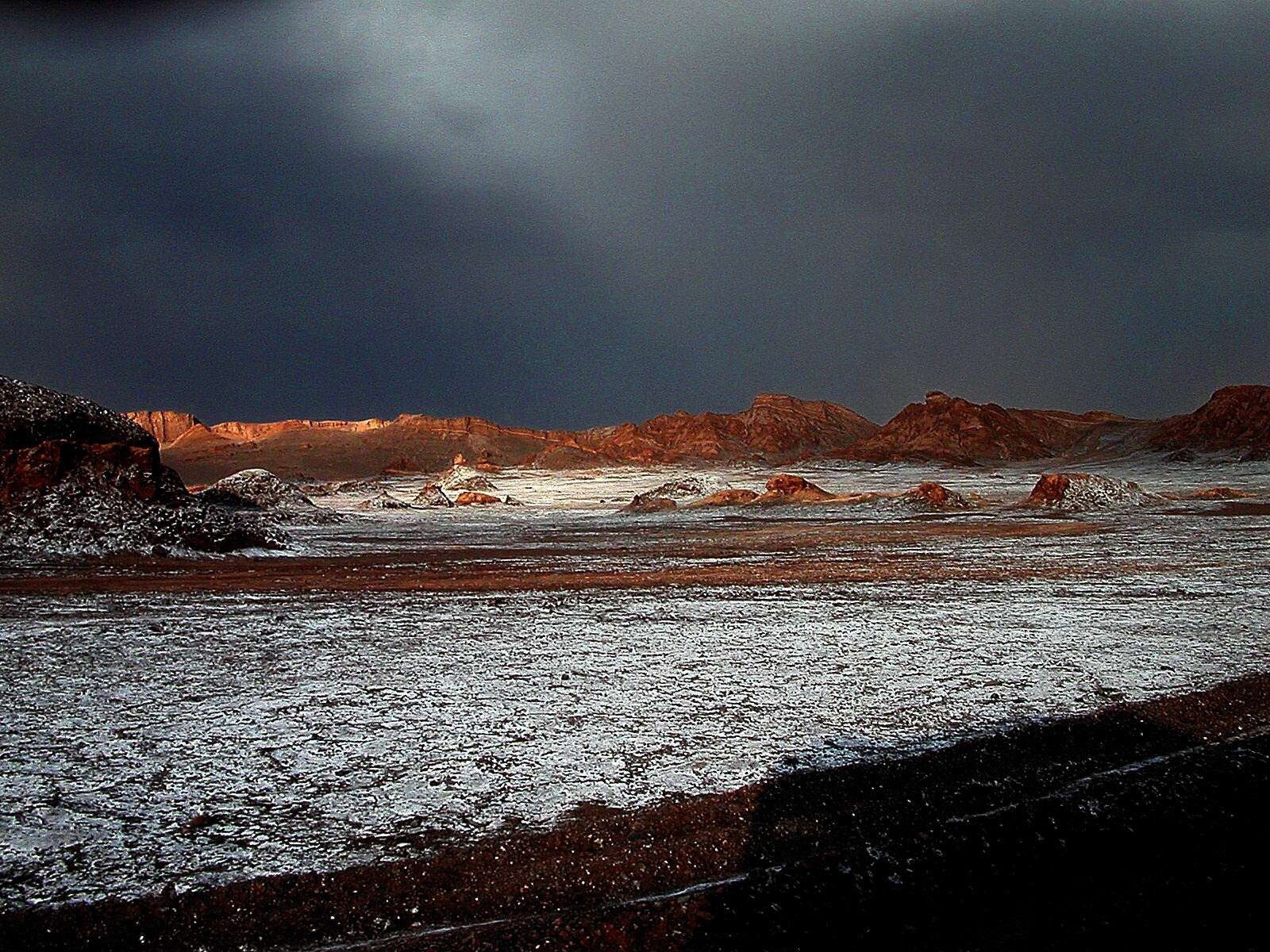 Nikon E2500 sample photo. The valley of the moon (chile) photography
