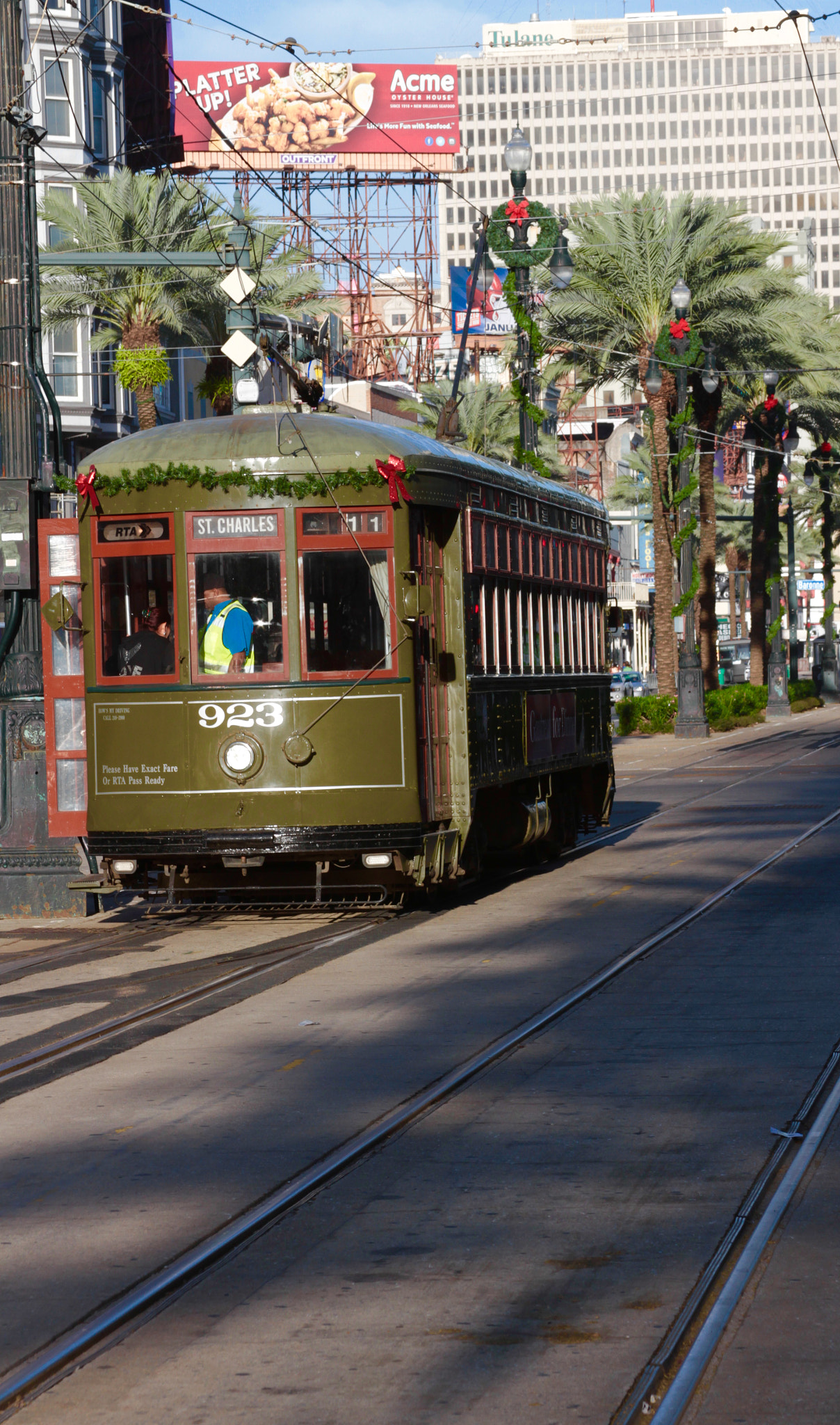 Canon EF 28-135mm F3.5-5.6 IS USM sample photo. Christmas in nola photography
