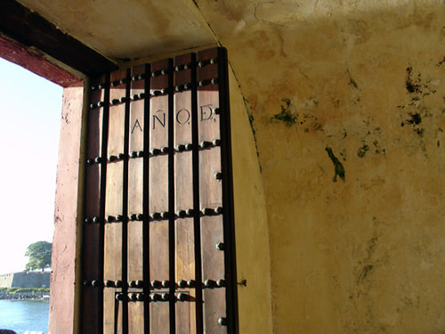 Sony DSC-V3 sample photo. Door photography