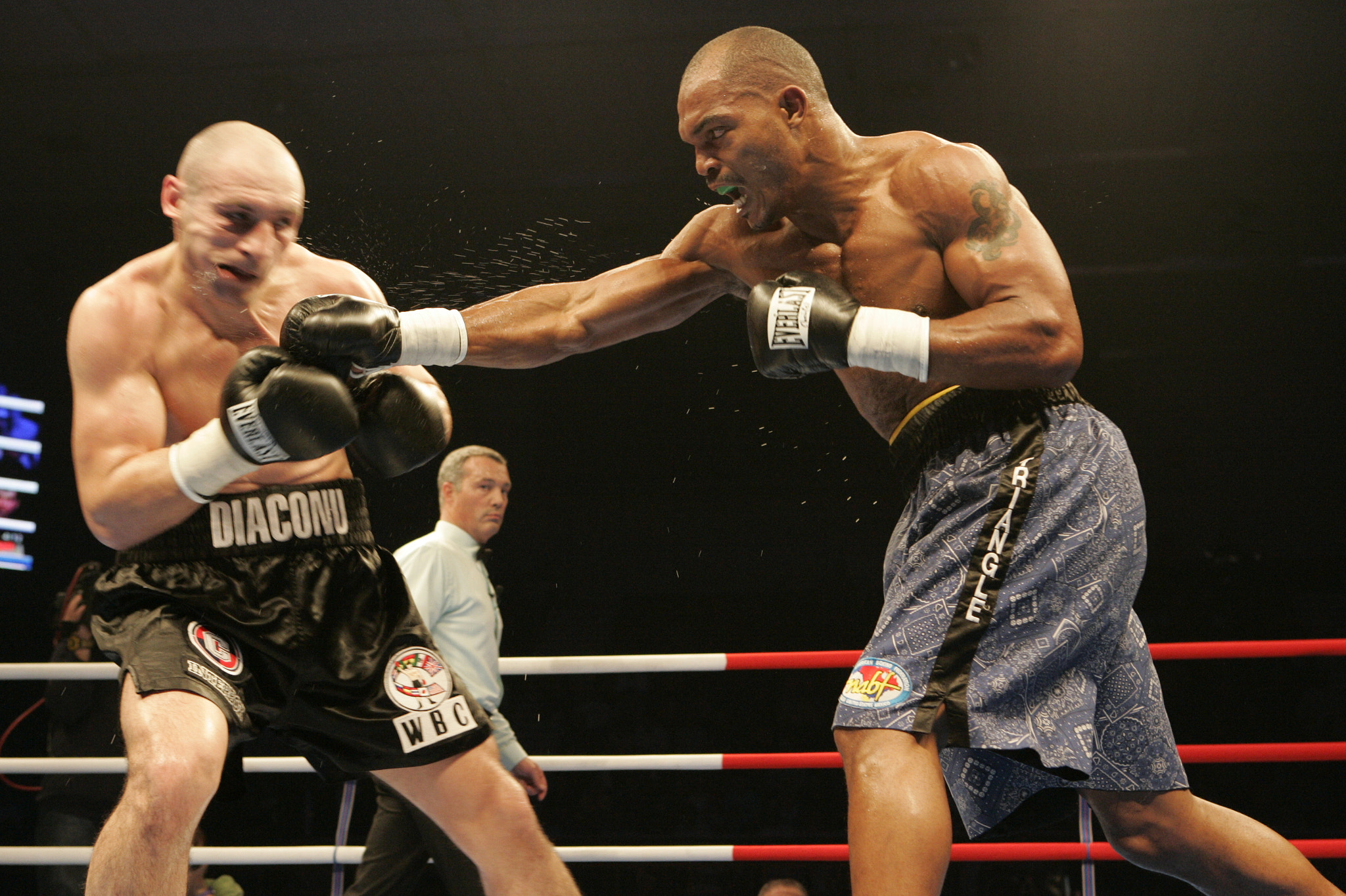 Canon EOS-1D Mark II sample photo. Boxer, sport, sports, man, men, game, boxing game, boxing match, fight, diaconu, romania, romanian photography