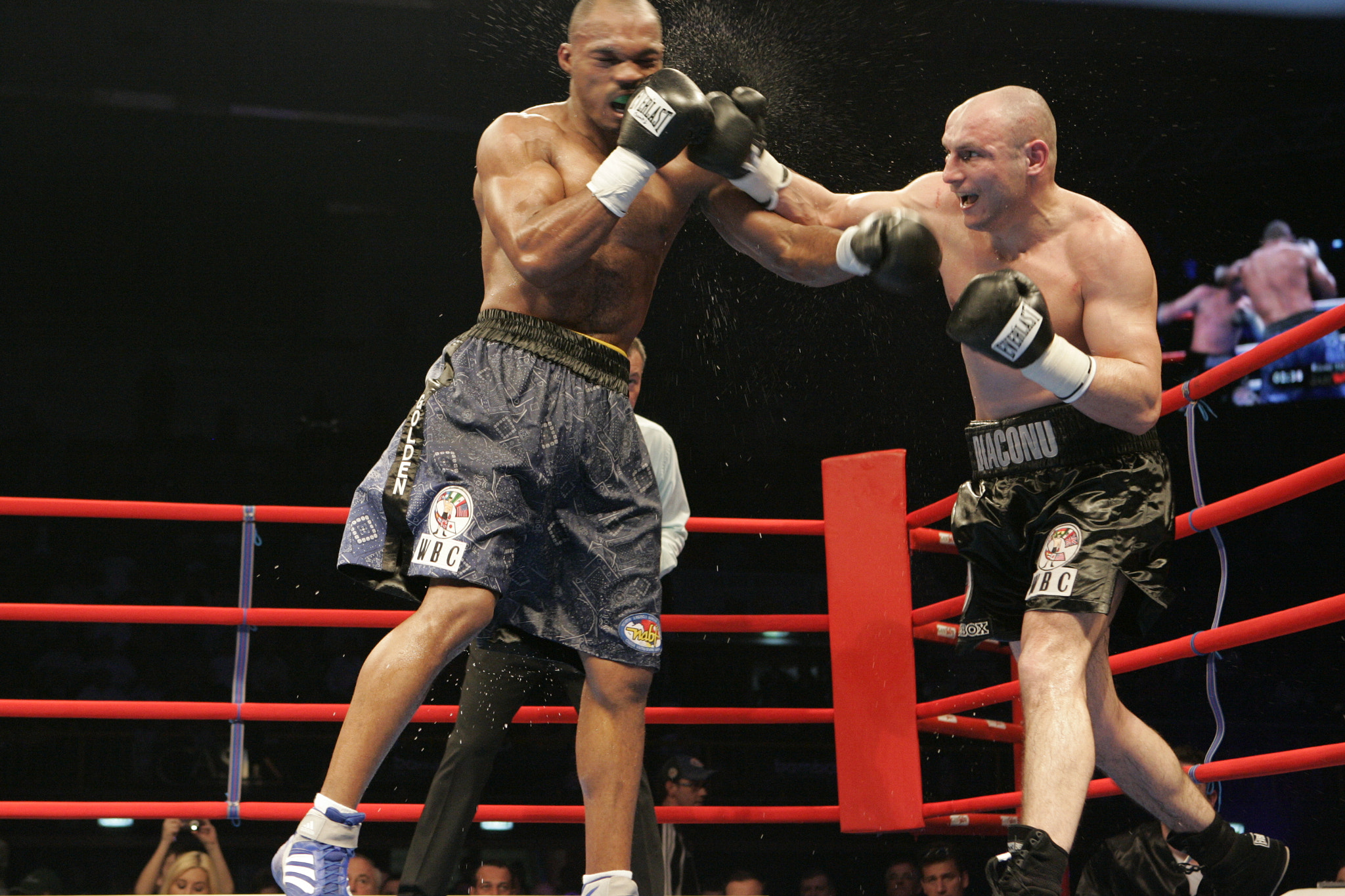 Canon EOS-1D Mark II sample photo. Boxer, sport, sports, man, men, game, boxing game, boxing match, fight, diaconu, romania, romanian photography