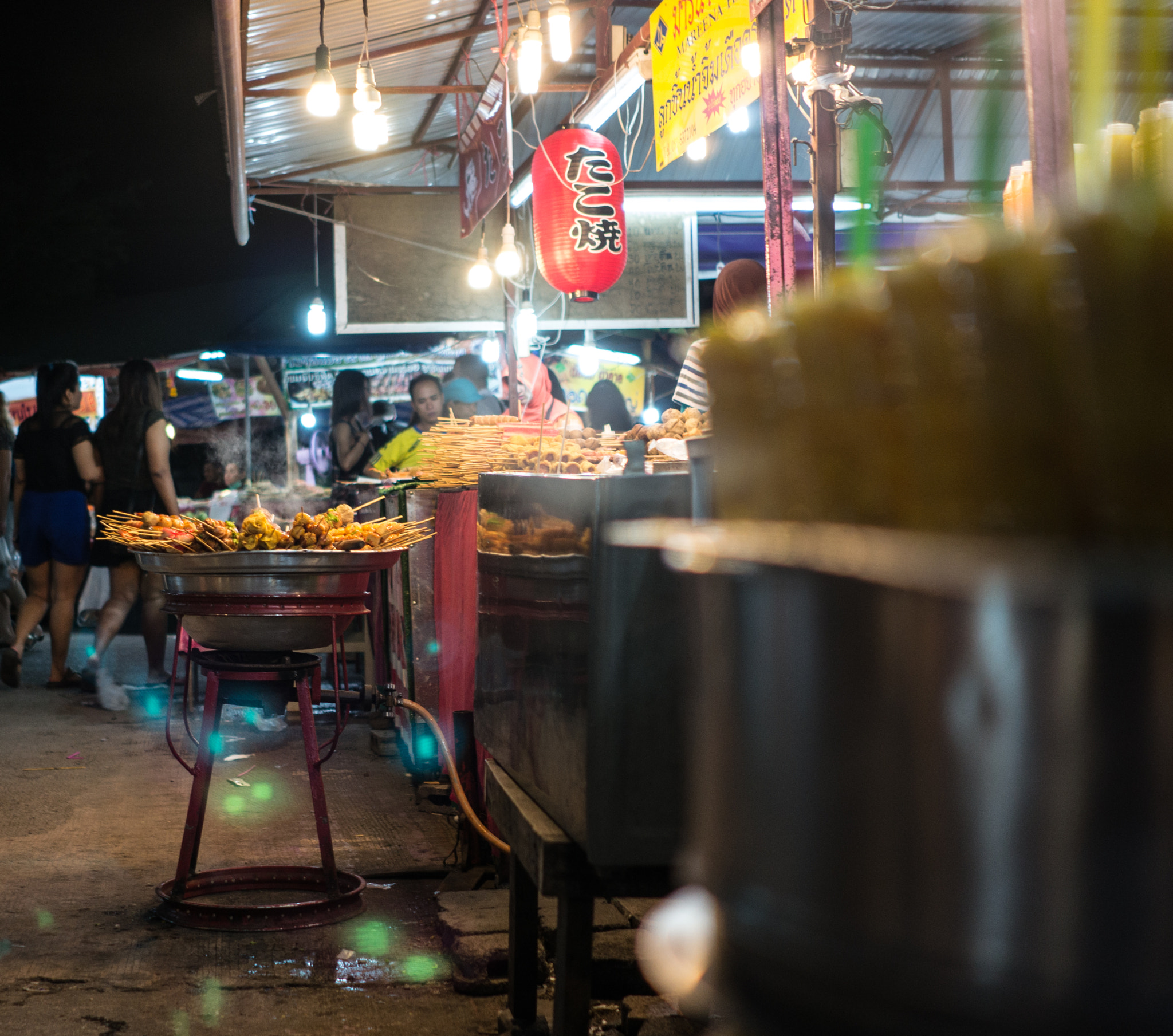 Sony Alpha NEX-6 + Minolta AF 28mm F2 sample photo. Skewers at phuket night market photography