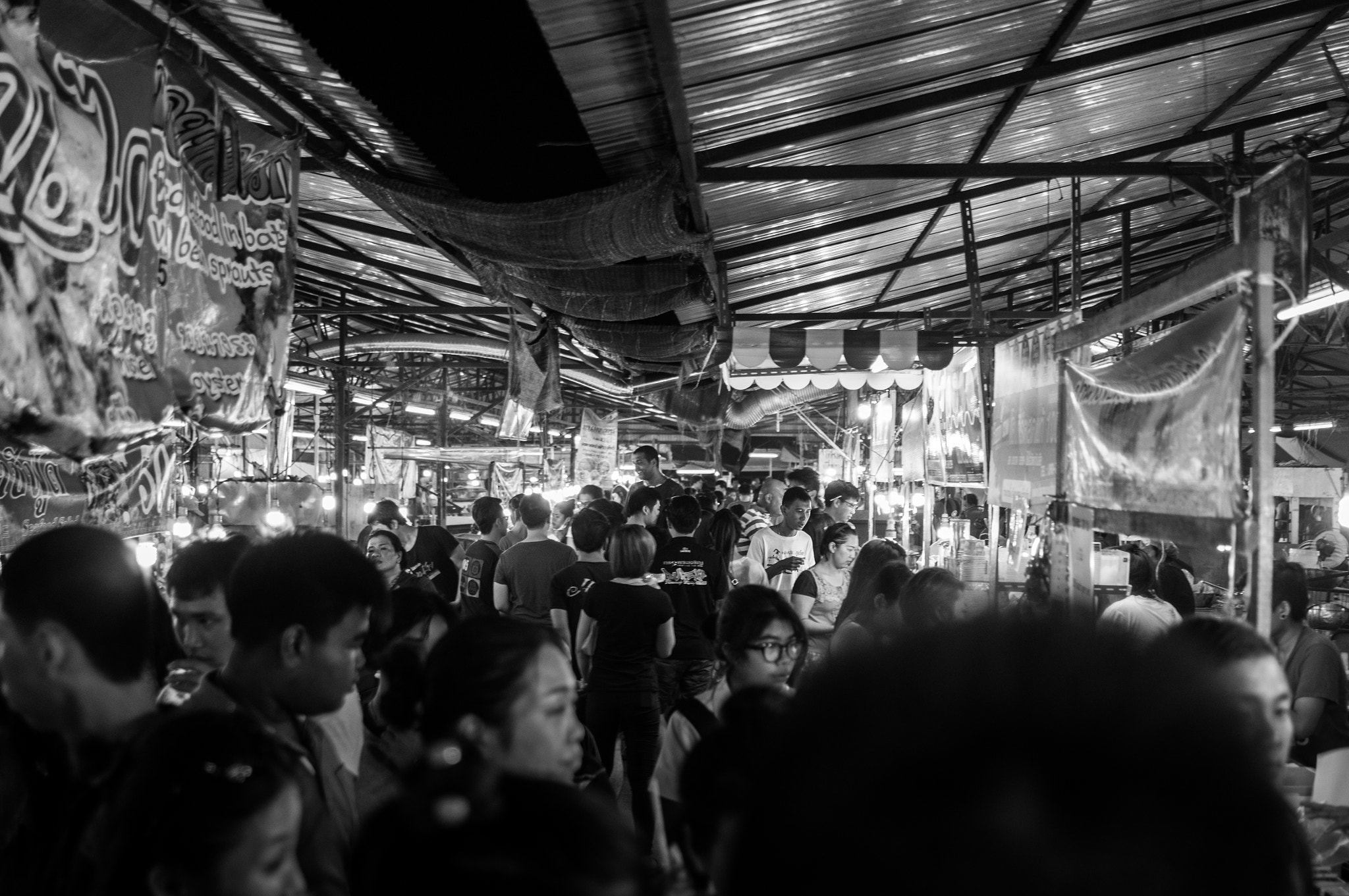 Sony Alpha NEX-6 + Minolta AF 28mm F2 sample photo. Welcome at phuket night market photography