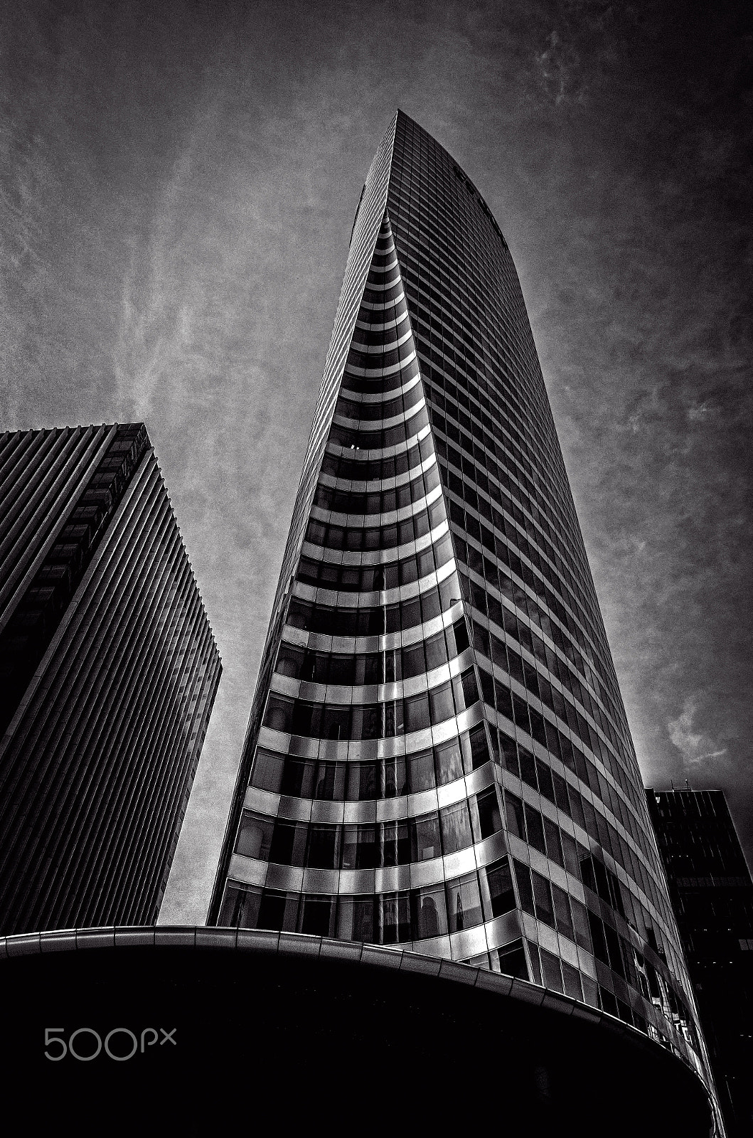 Sigma 17-70mm F2.8-4 DC Macro OS HSM sample photo. Paris la defense photography