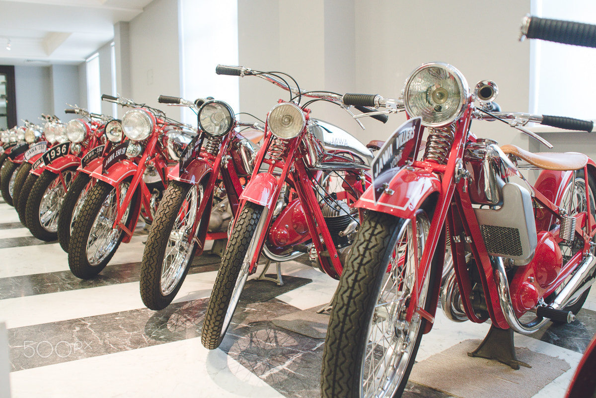 AF Zoom-Nikkor 28-85mm f/3.5-4.5 sample photo. Moto photography