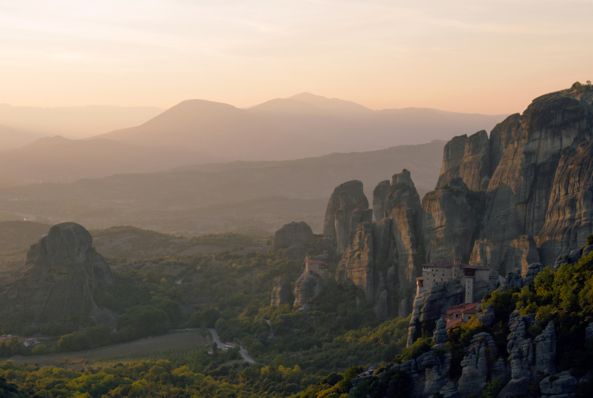 Canon EOS 7D + Sigma 18-50mm F2.8-4.5 DC OS HSM sample photo. Sunset, meteora photography