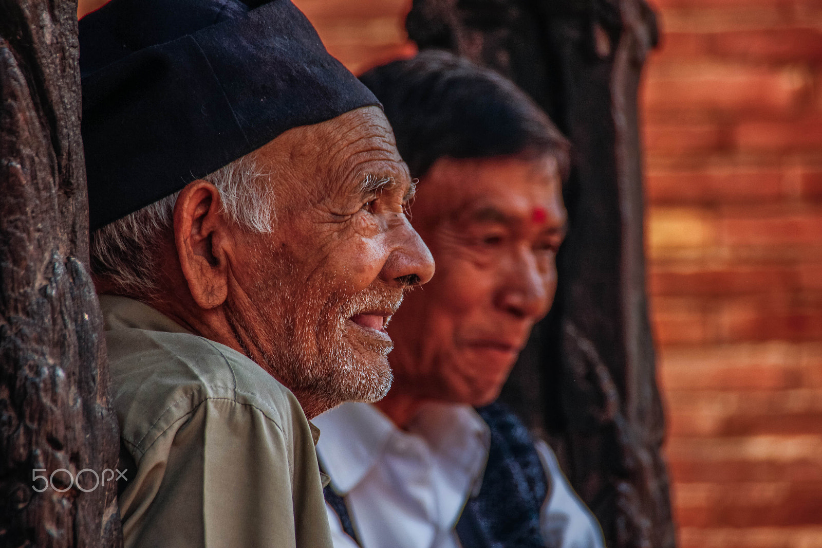 Canon EOS 550D (EOS Rebel T2i / EOS Kiss X4) sample photo. Smiling through ages... photography