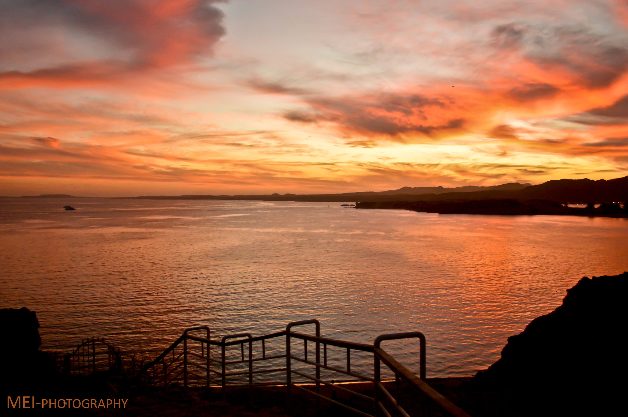 AF Zoom-Nikkor 35-70mm f/2.8D N sample photo. Beauty sky photography