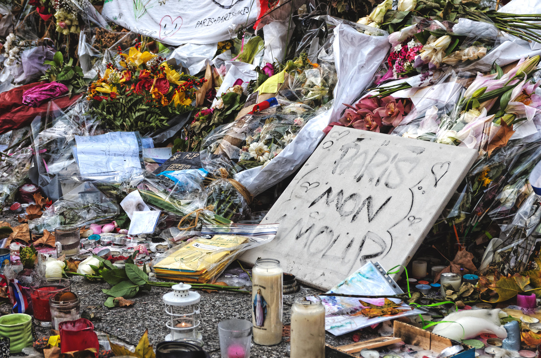 Pentax K-5 sample photo. Pray for paris, bataclan 2015#9 photography
