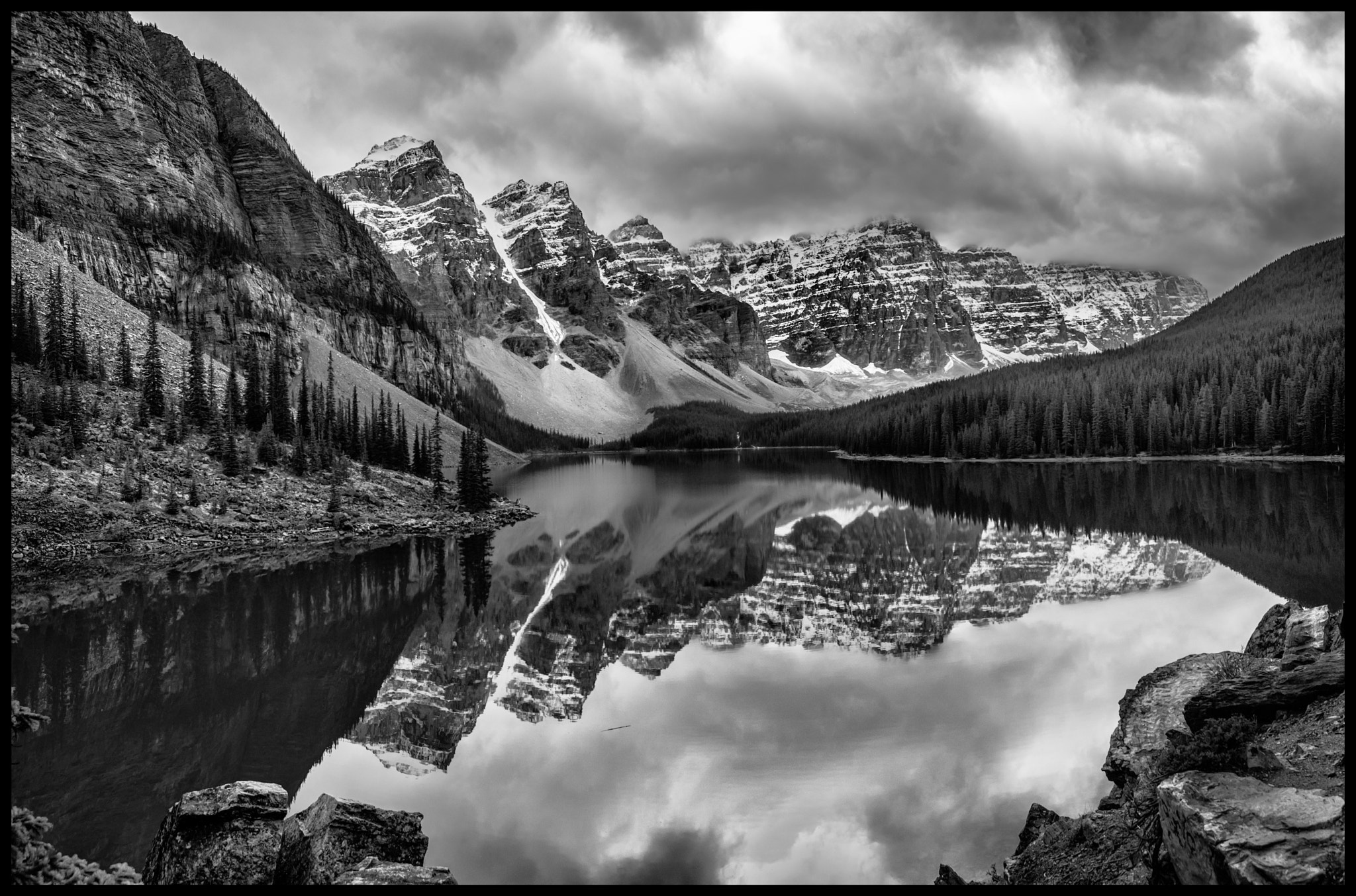 Panasonic Lumix DMC-GH4 + Olympus M.Zuiko Digital ED 7-14mm F2.8 PRO sample photo. Early morning moraine lake reflections photography