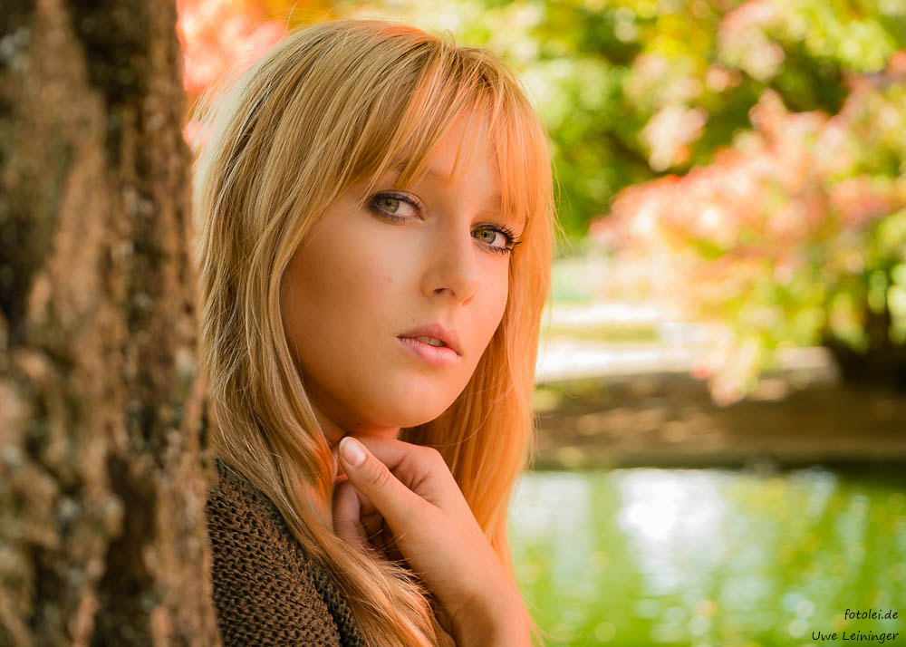 Panasonic Leica DG Macro-Elmarit 45mm F2.8 ASPH OIS sample photo. Jenny in city park photography