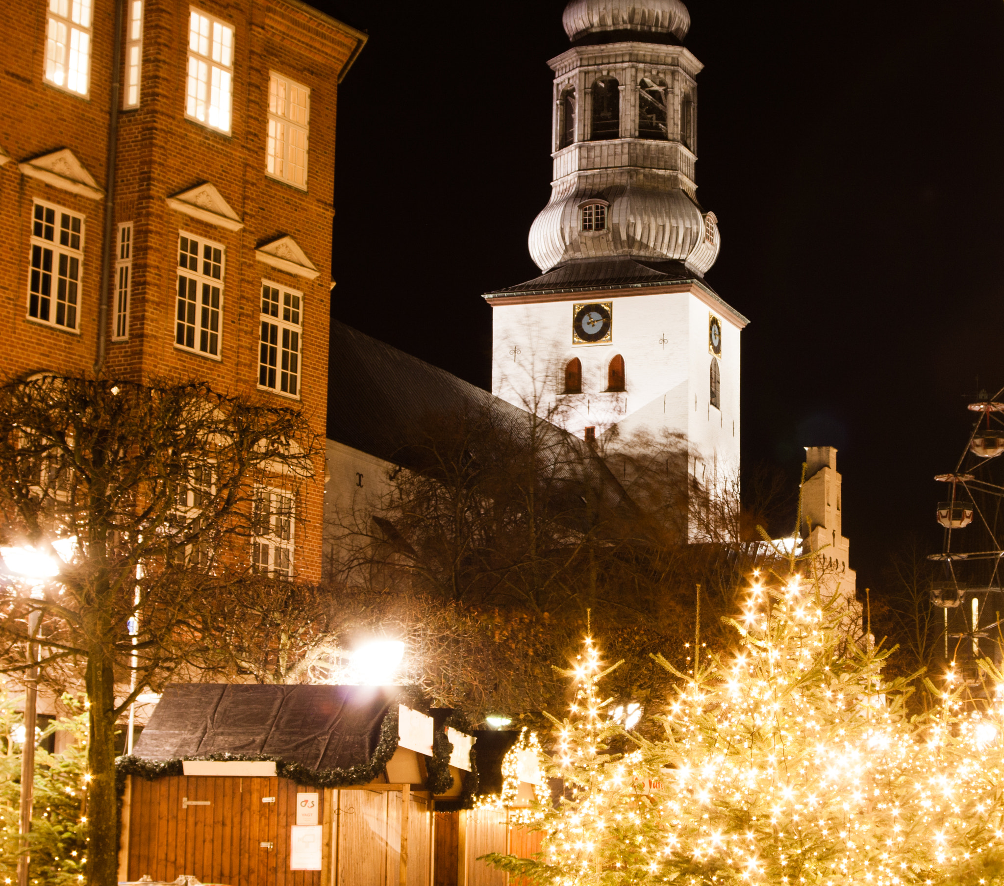 Canon EOS 450D (EOS Rebel XSi / EOS Kiss X2) sample photo. Aalborg by night, november 2015 photography