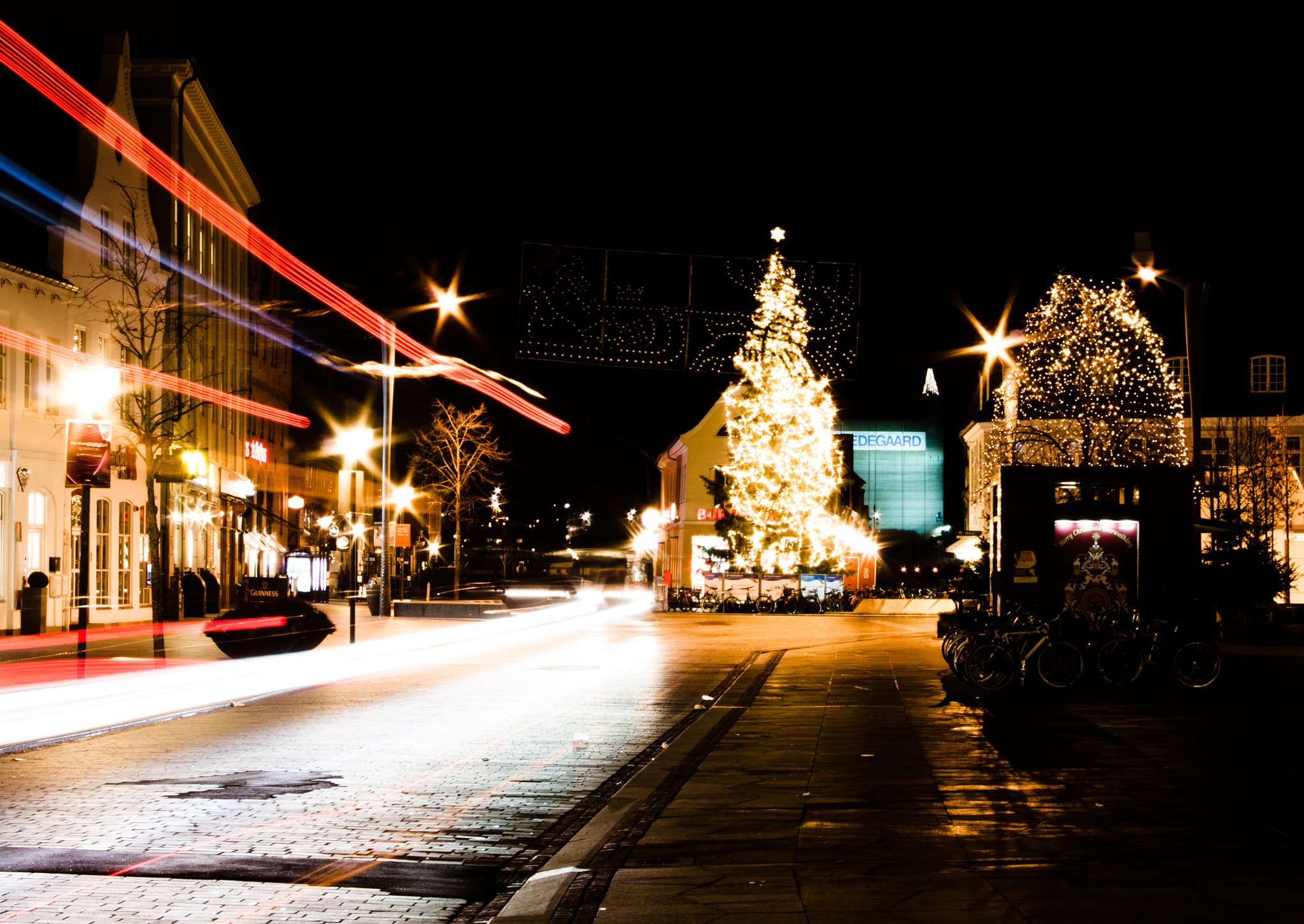Canon EOS 450D (EOS Rebel XSi / EOS Kiss X2) + Tokina AT-X 280 AF Pro 28-80mm f/2.8 Aspherical sample photo. Aalborg by night, november 2015 photography