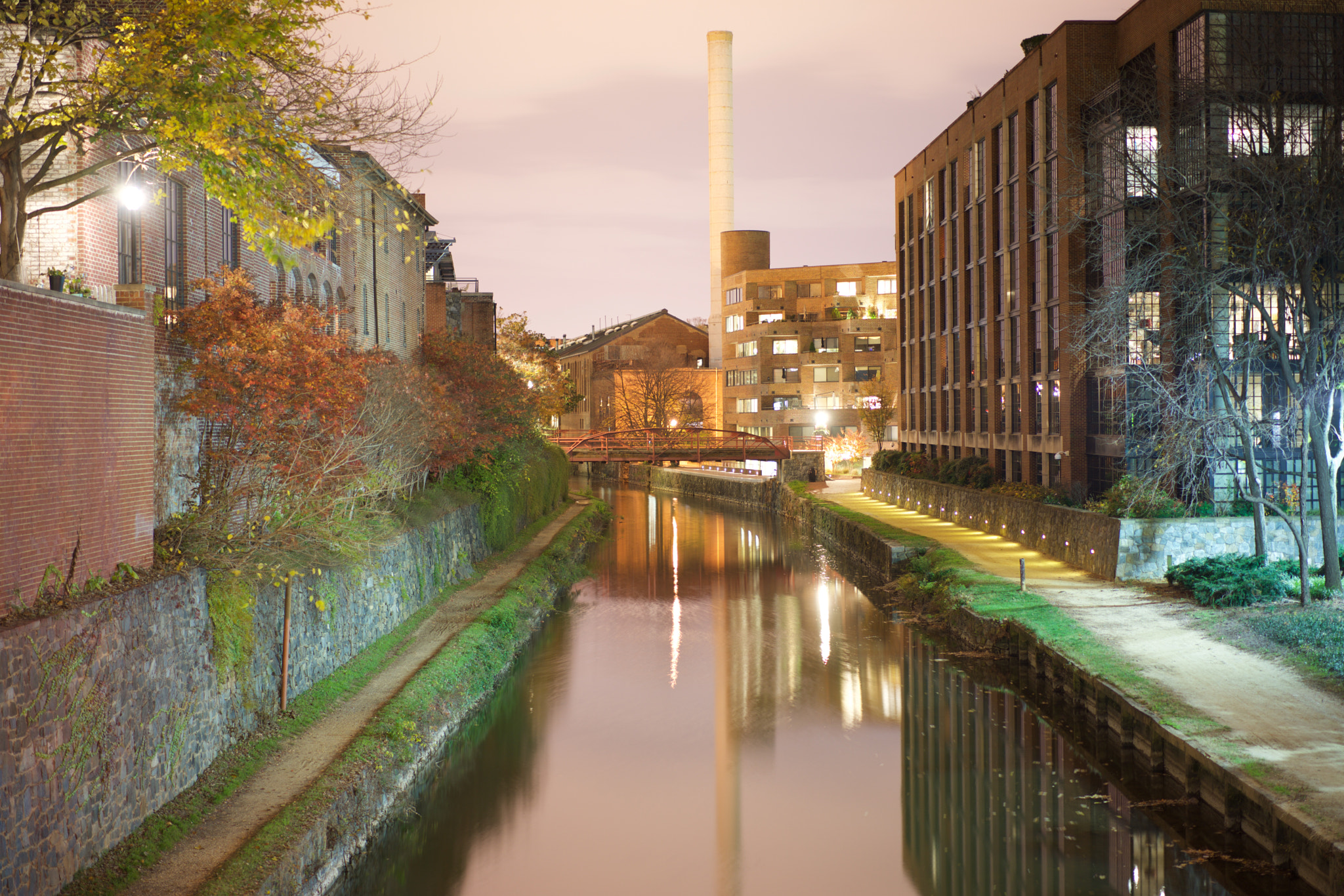 Sony a7R + Sony Sonnar T* FE 55mm F1.8 ZA sample photo. Georgetown canal photography