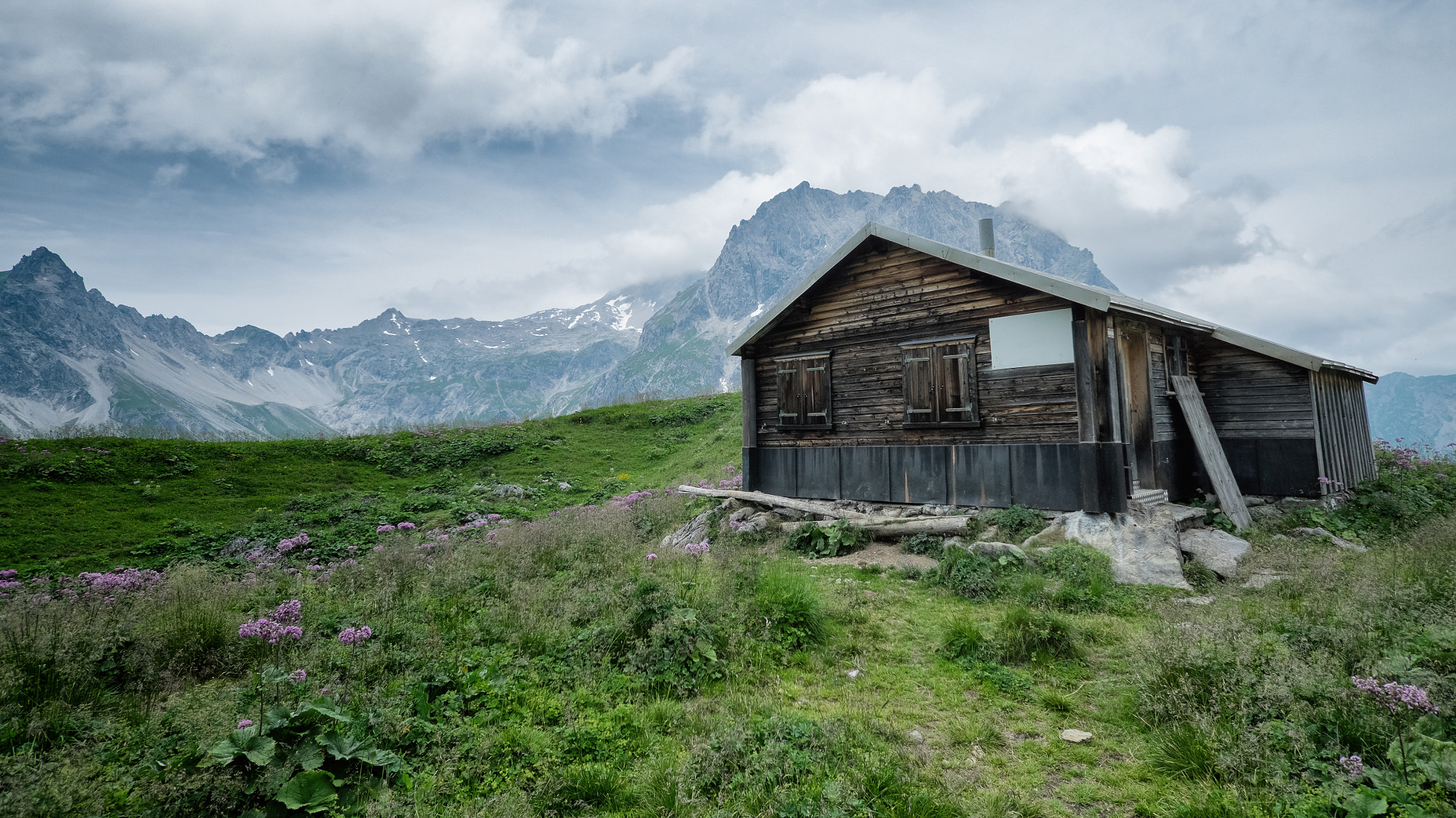 ZEISS Touit 12mm F2.8 sample photo. Chalet photography