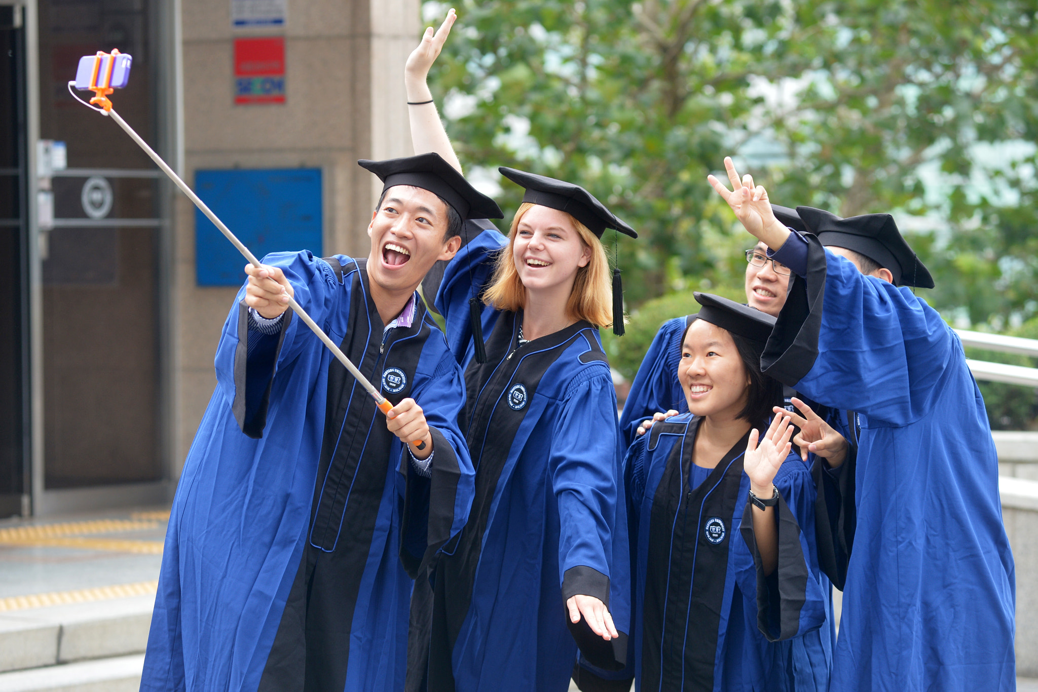Sigma 105mm F2.8 EX DG Macro sample photo. Graduation commemorative photo photography