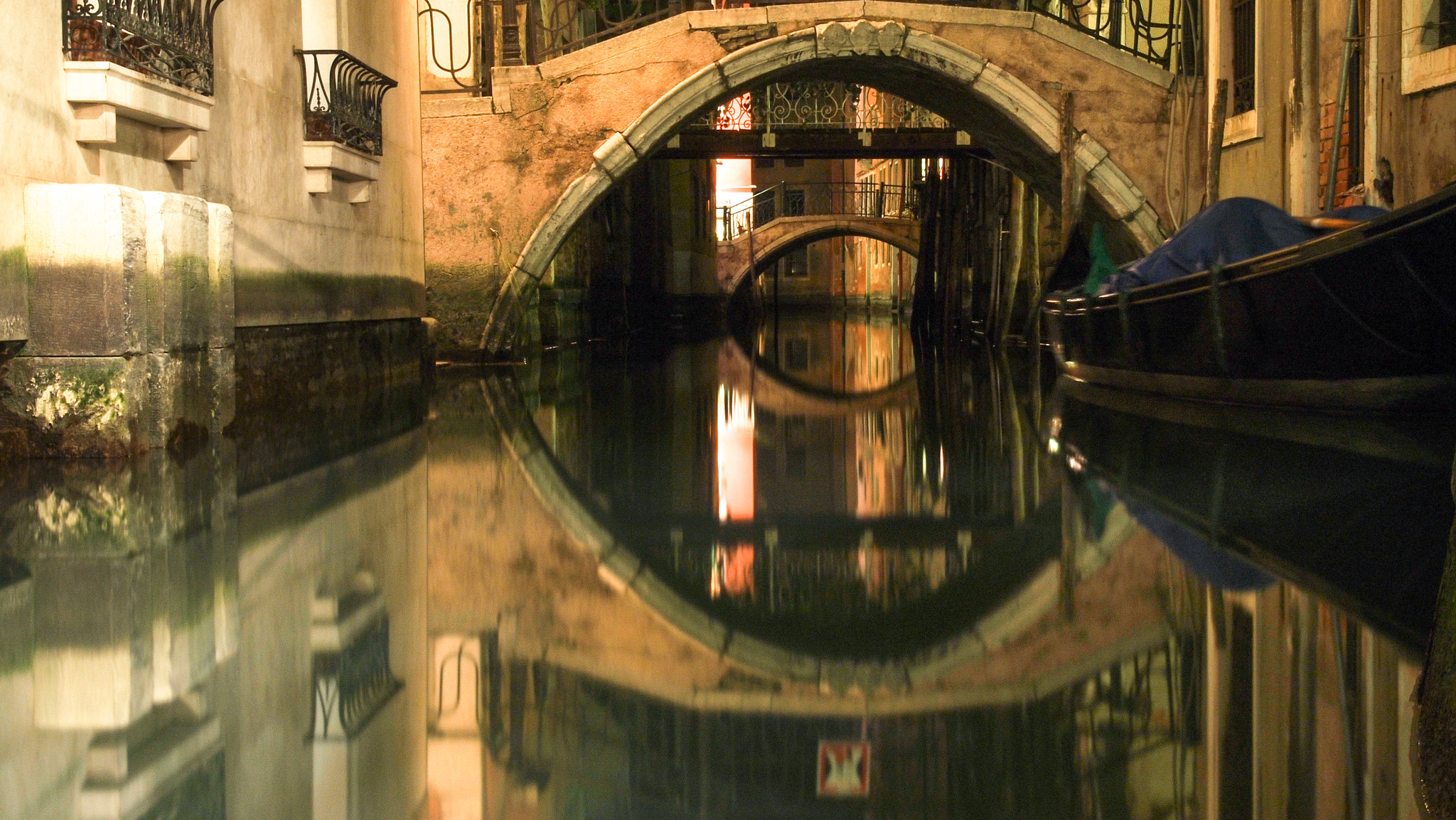 Olympus PEN E-P1 sample photo. Reflections under the bridge photography