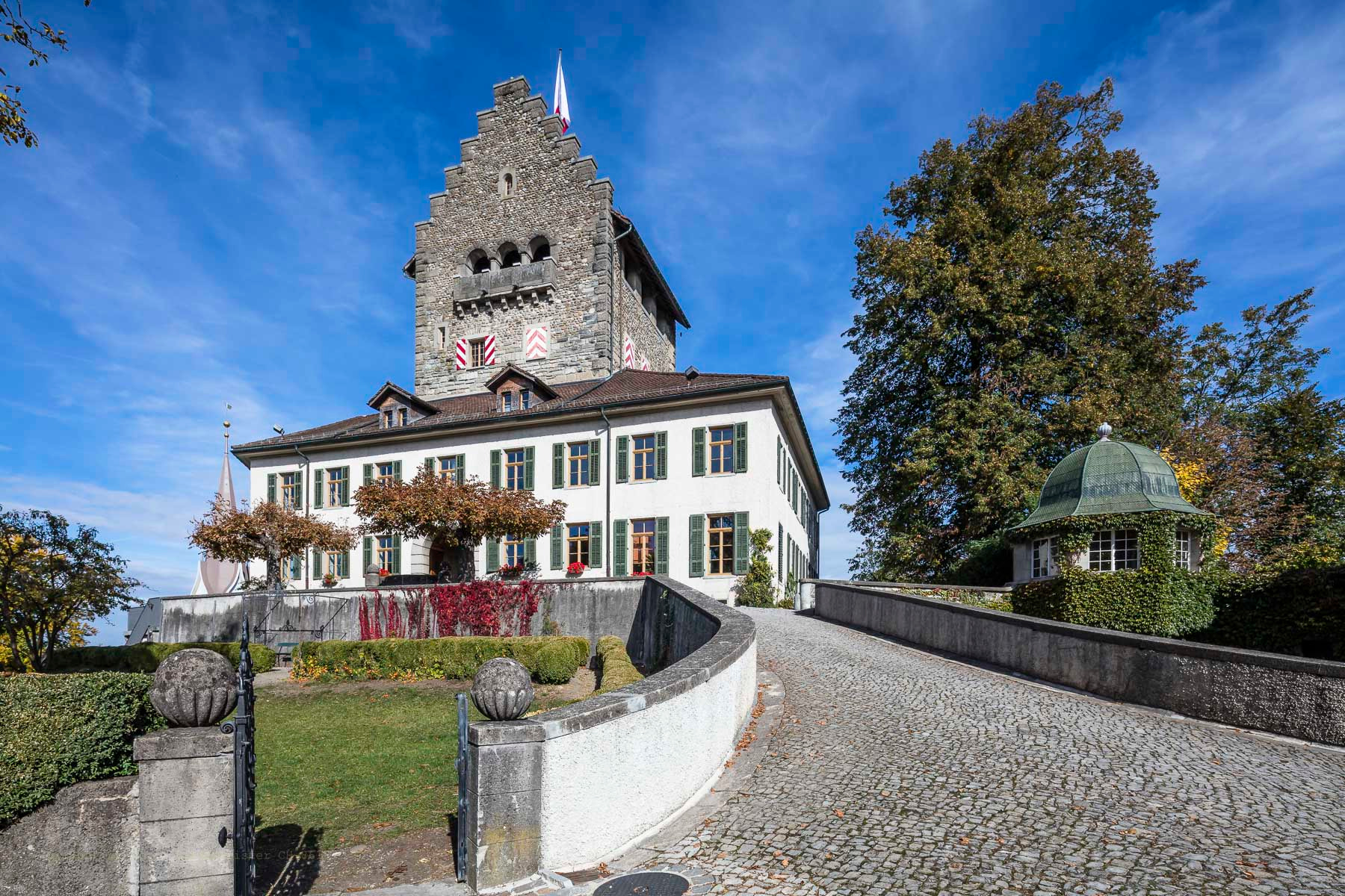 Canon EOS 5DS R + Canon TS-E 17mm F4L Tilt-Shift sample photo. Schloss uster schweiz photography