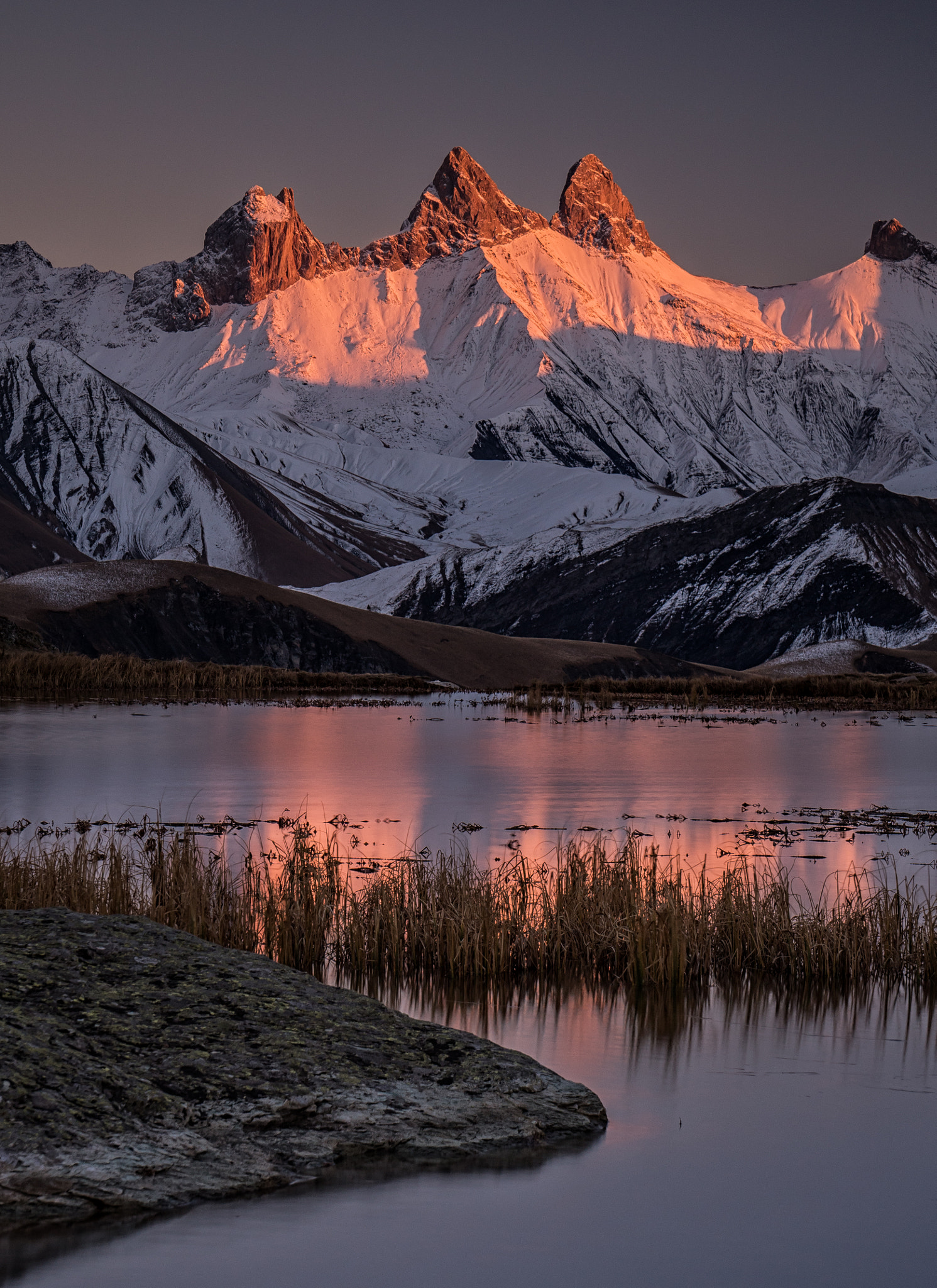 LUMIX G VARIO 35-100/F4.0-5.6 sample photo. The last light touches the aiguilles d'arves over lac guichard photography