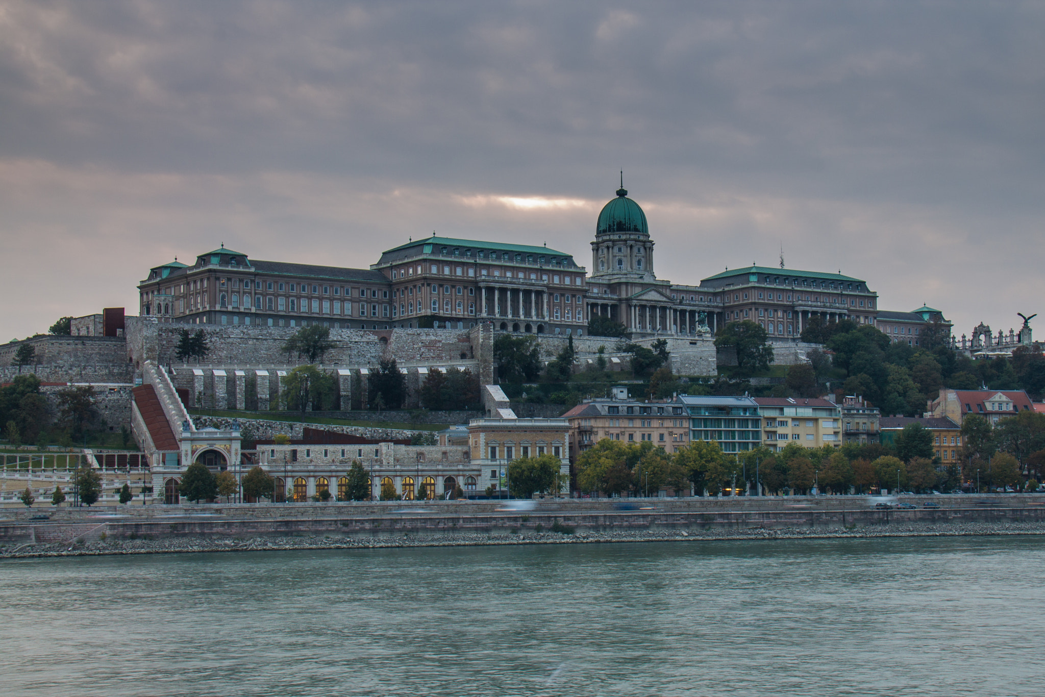 Canon EF-S 18-200mm F3.5-5.6 IS sample photo. Buda castle photography