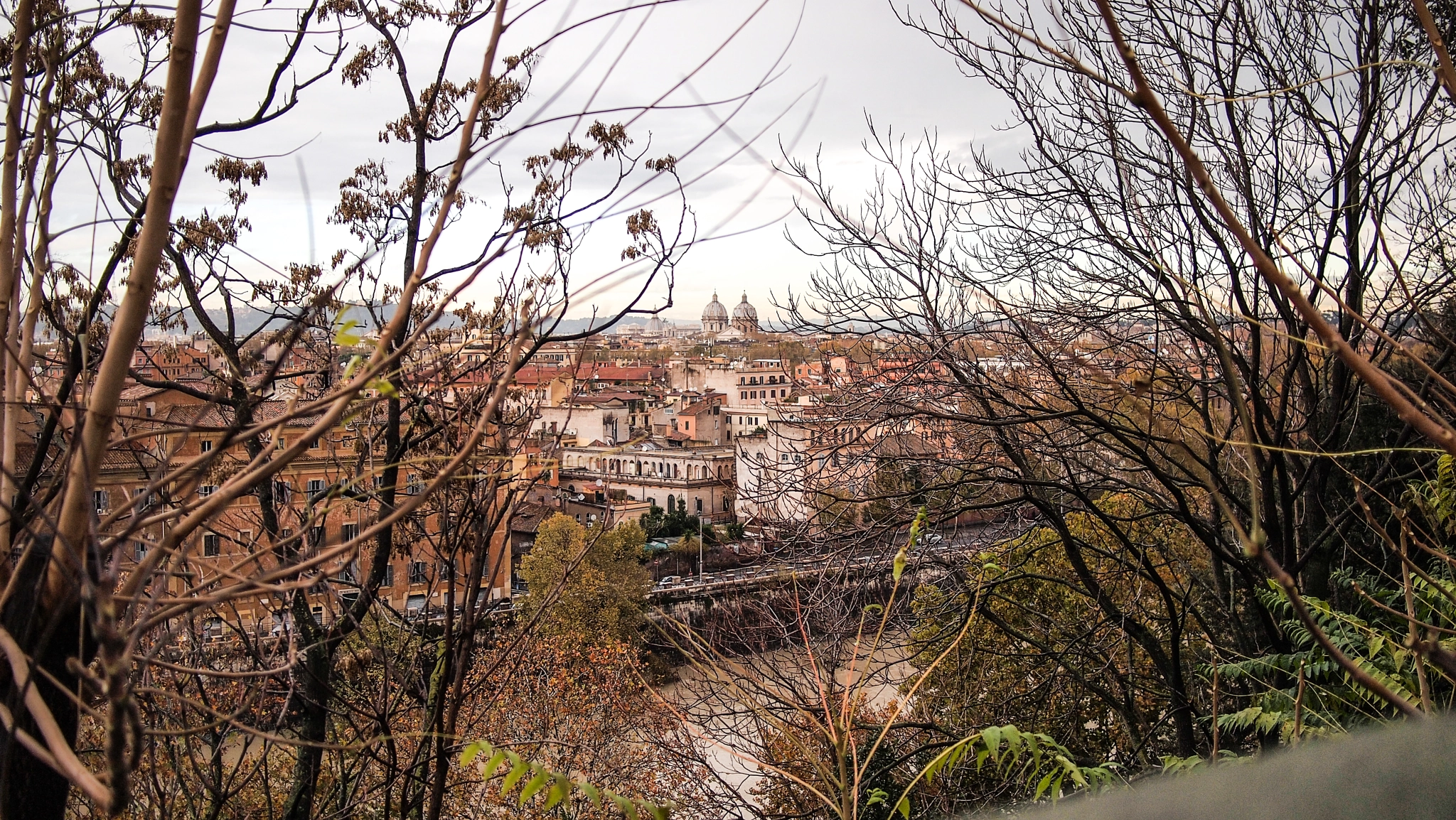 Olympus PEN E-PL1 + Panasonic Lumix G 20mm F1.7 ASPH sample photo. Rome views photography