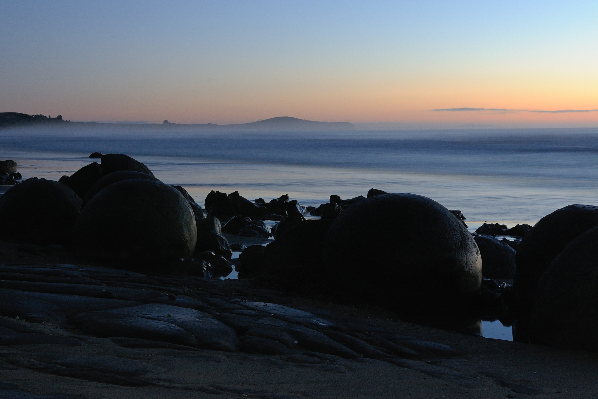 Nikon D300 + Sigma 18-35mm F1.8 DC HSM Art sample photo. Sunrise - tour in newzealand photography