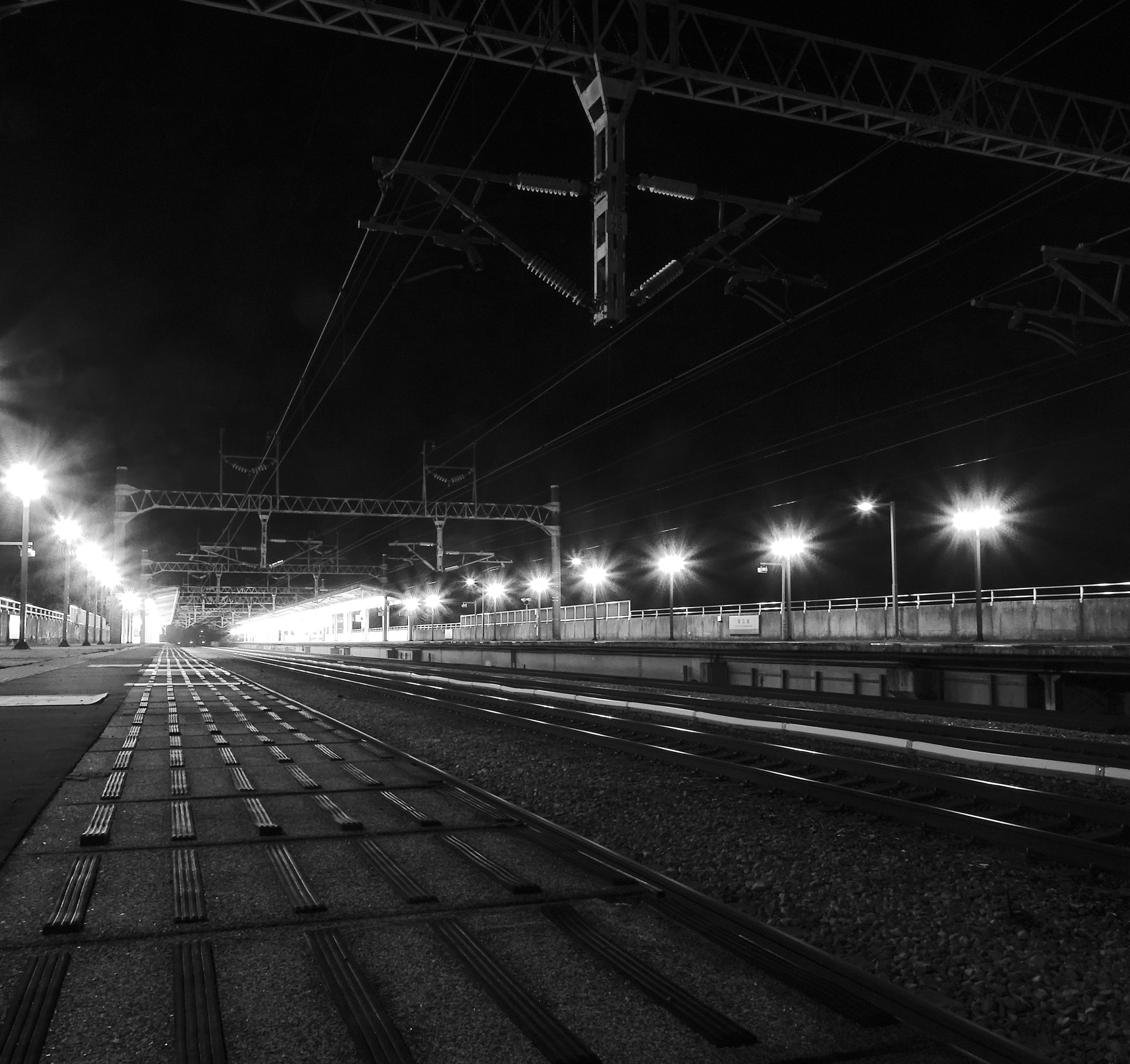 Sony DSC-QX30 sample photo. 駅 station photography