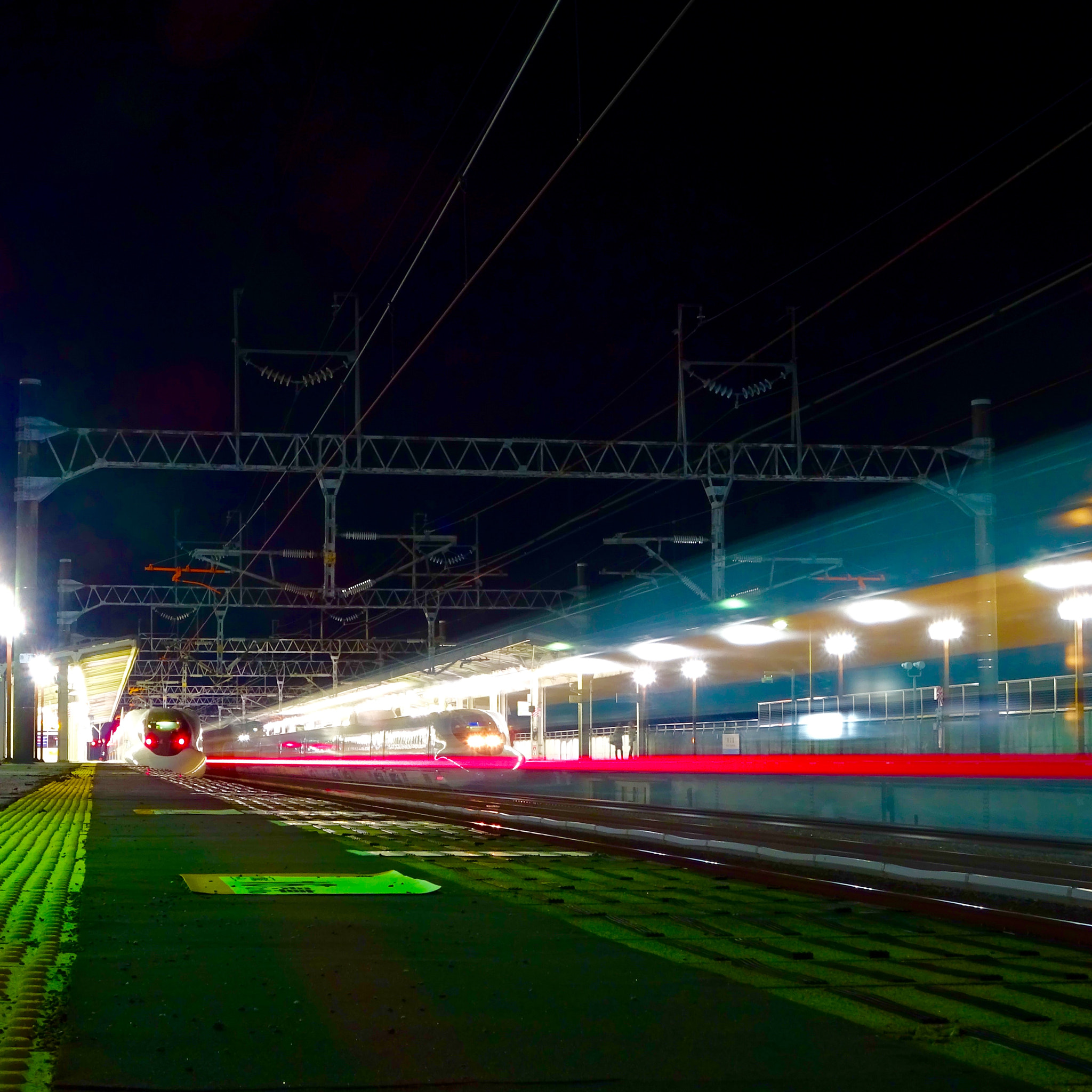 Sony DSC-QX30 sample photo. 通過 through train photography