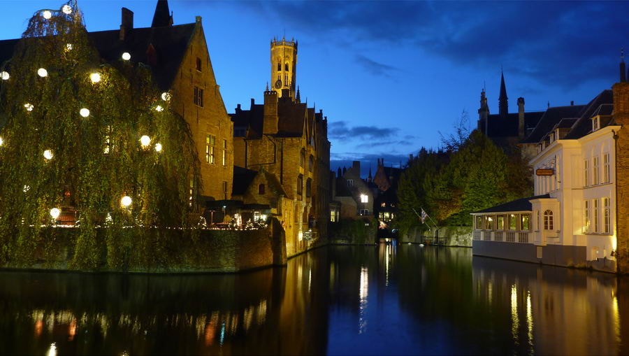 Panasonic DMC-FT1 sample photo. Bruges by night photography