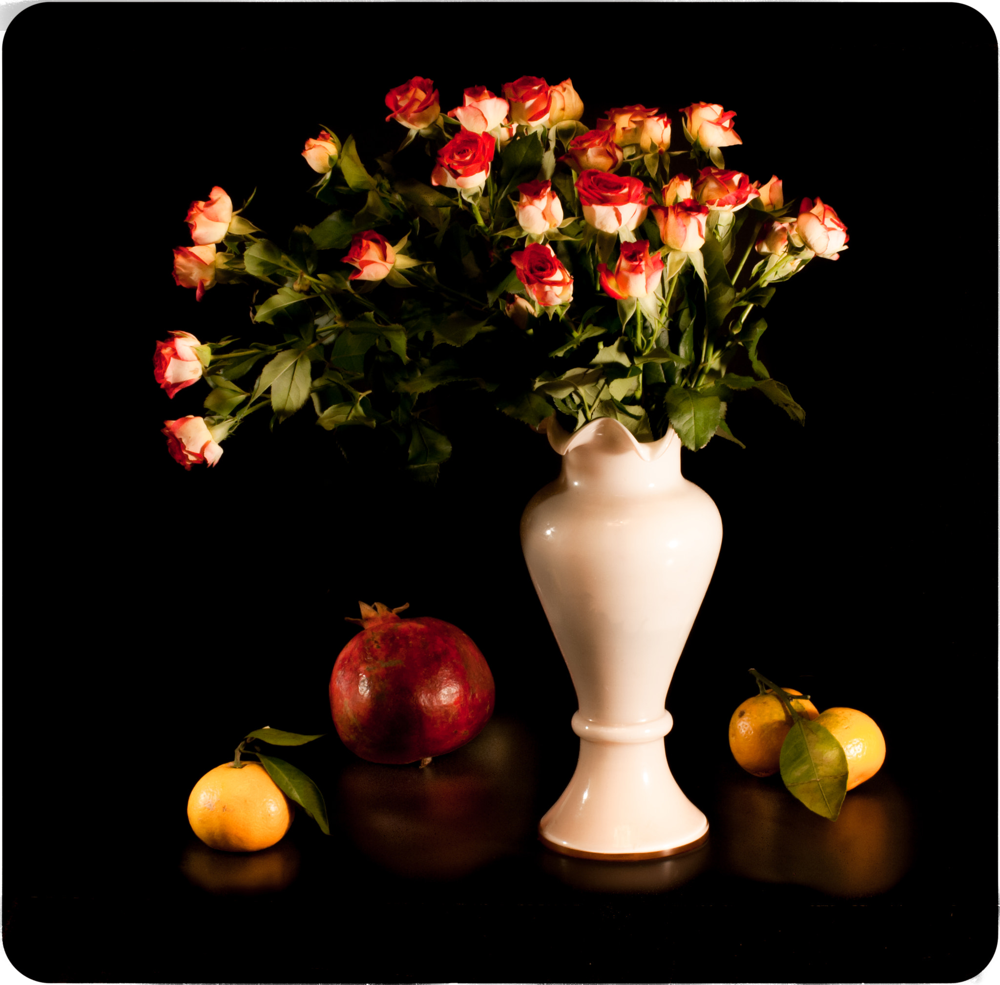 AF Zoom-Nikkor 75-300mm f/4.5-5.6 sample photo. Натюрморт с розами photography