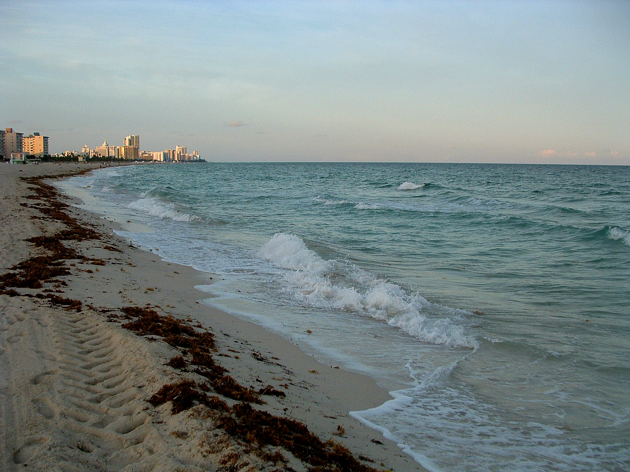 Fujifilm FinePix 3800 sample photo. Miami beachfront serenity photography