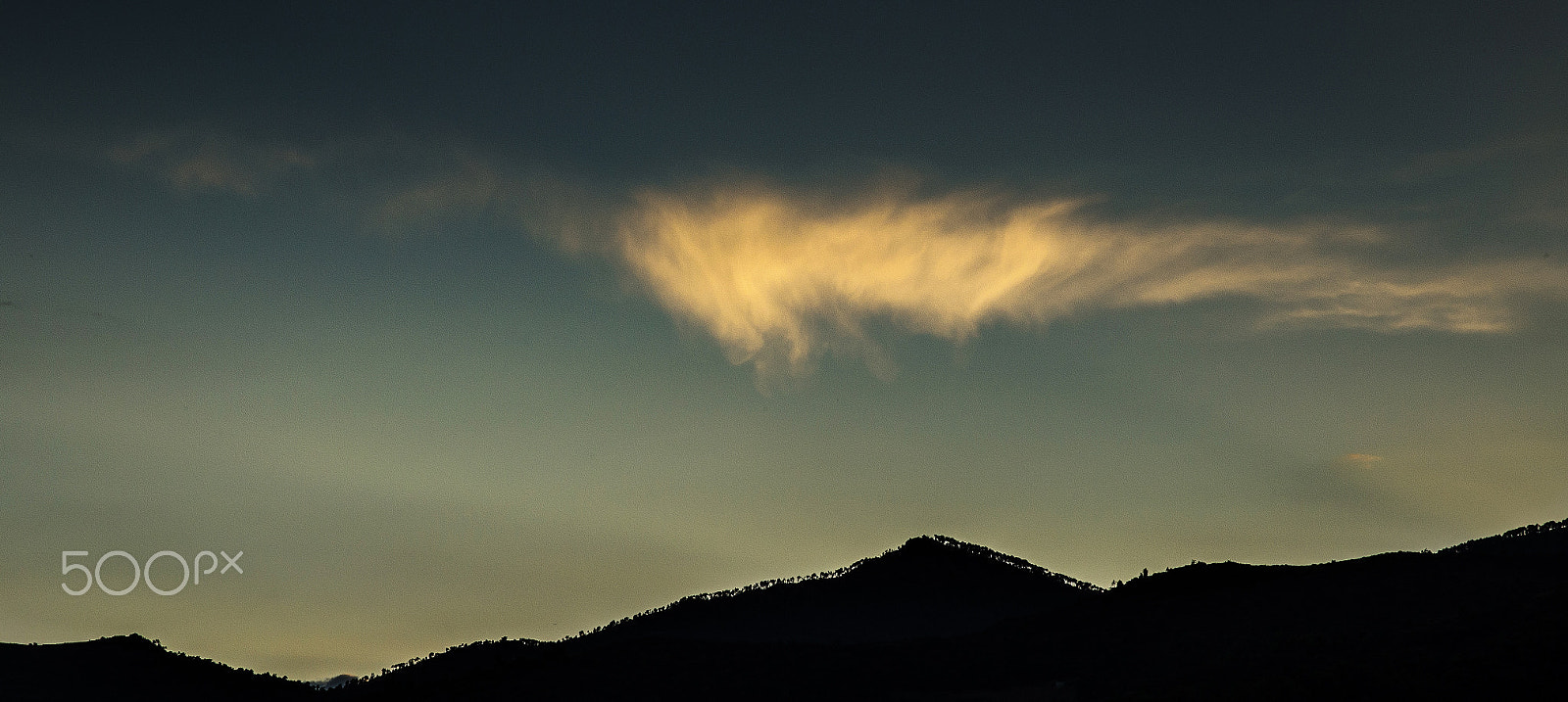 Sigma 17-70mm F2.8-4 DC Macro OS HSM sample photo. Ligurian sunset photography