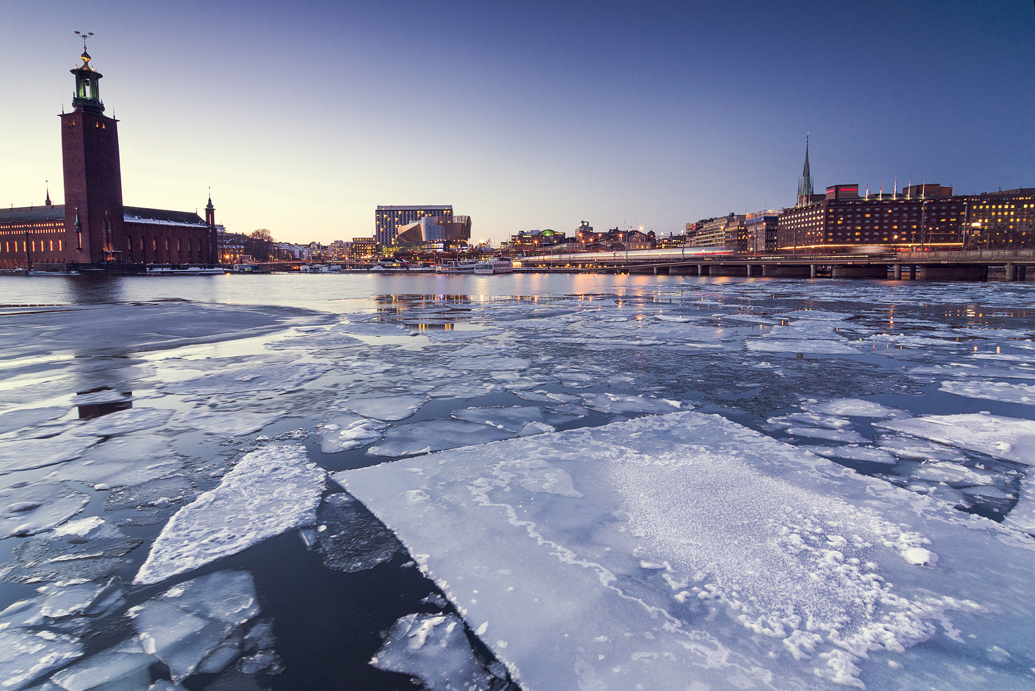 Samsung/Schneider D-XENON 12-24mm F4 ED AL [IF] sample photo. Stockholm iced dusk photography