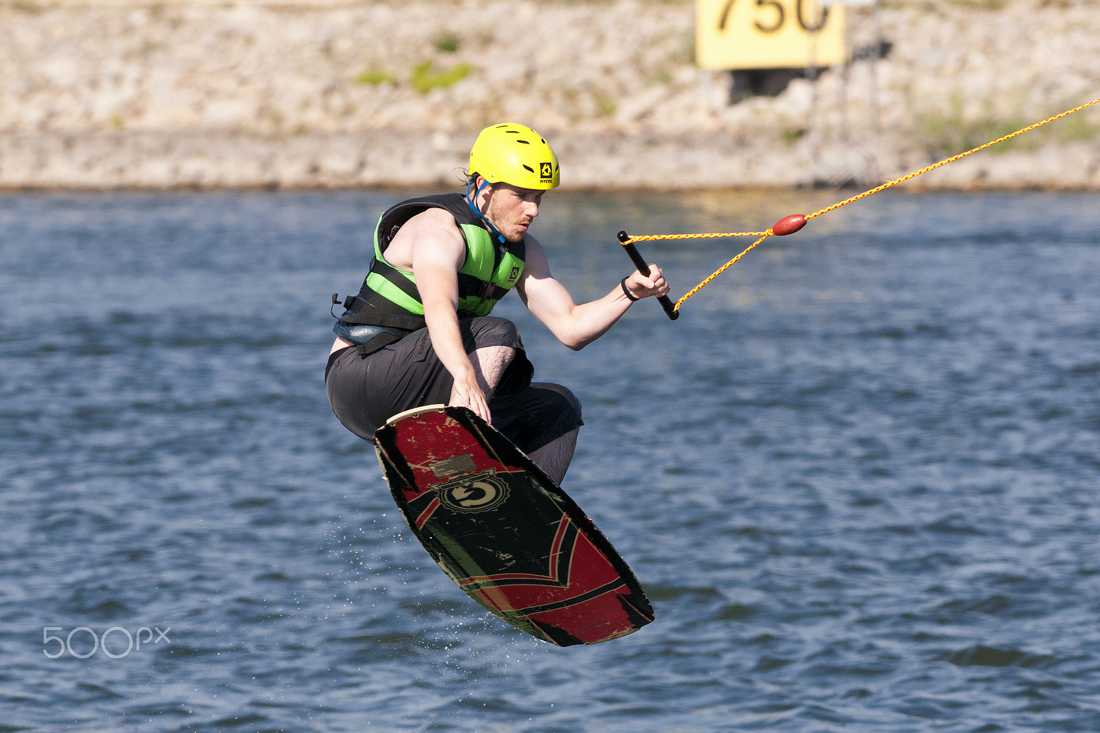Nikon AF-S Nikkor 300mm F2.8G ED-IF VR sample photo. Jump photography