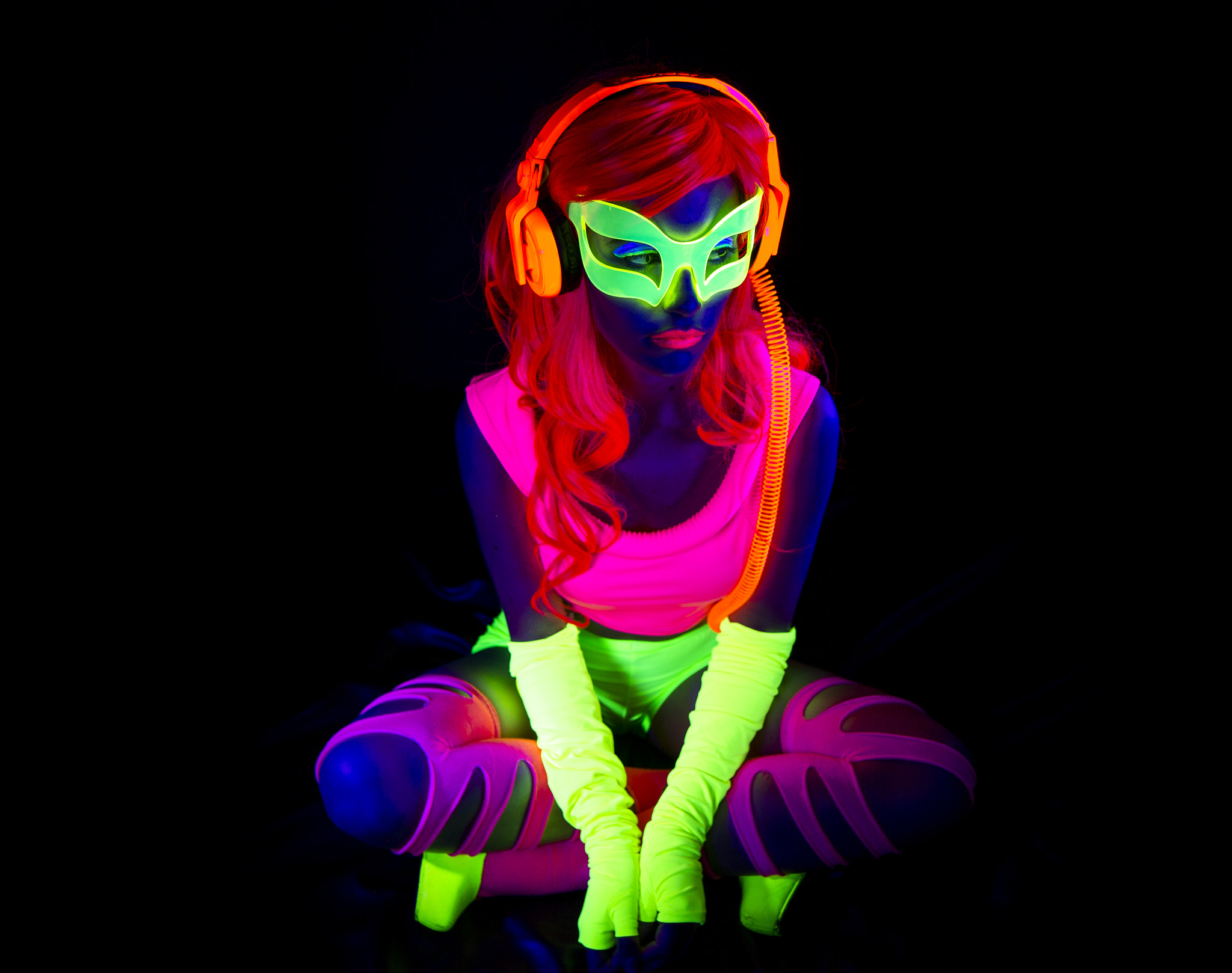 Canon TS-E 45mm F2.8 Tilt-Shift sample photo. Sexy neon uv glow dancer photography