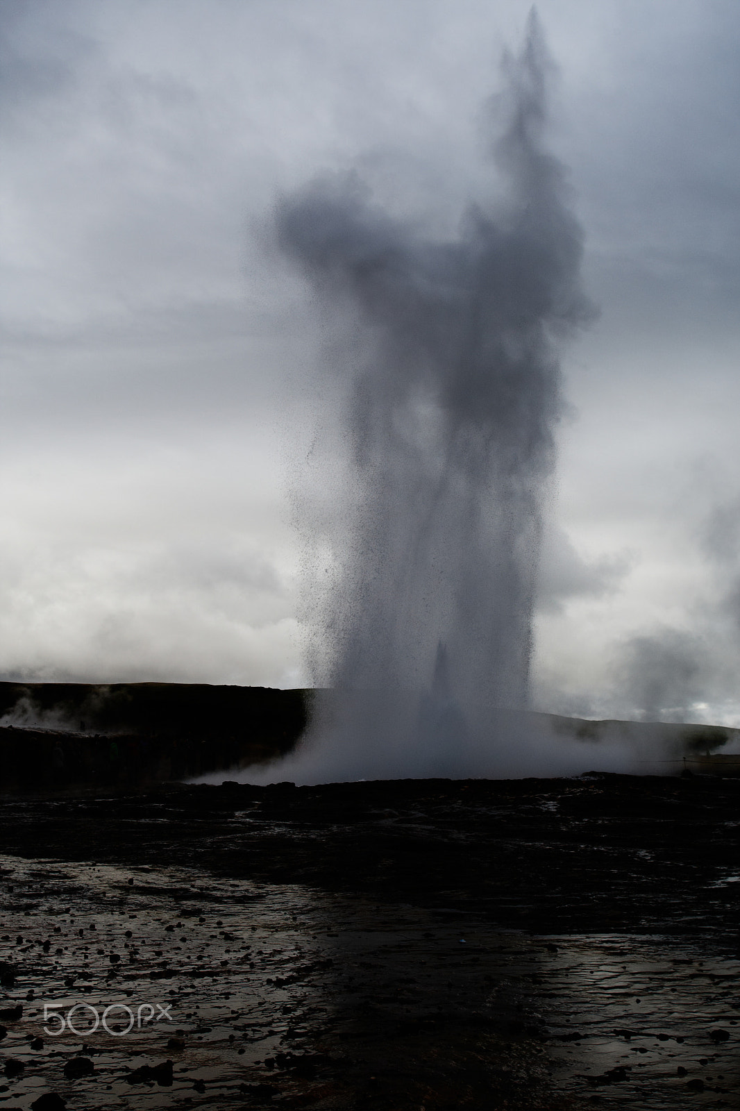 Canon EOS-1D Mark III + Canon EF 20-35mm f/2.8L sample photo. Eruption photography