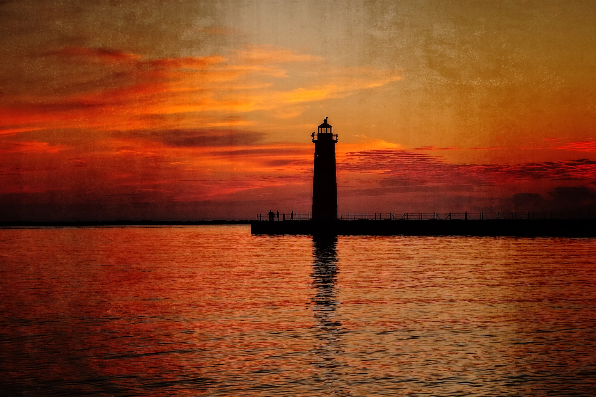 Canon EOS 500D (EOS Rebel T1i / EOS Kiss X3) sample photo. Lighthouse in muskegon photography