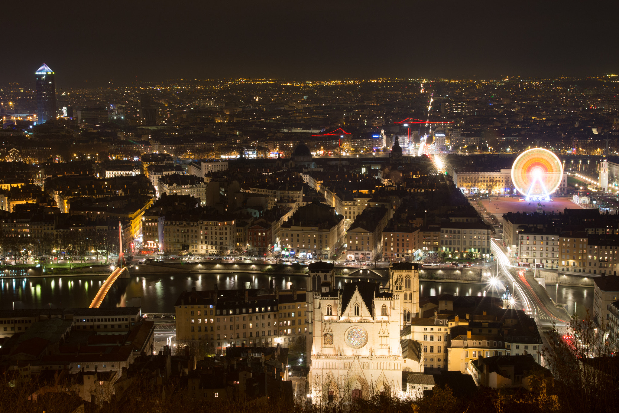 Canon EOS 70D + Sigma 18-50mm f/2.8 Macro sample photo. Lyon by night from fourvière photography