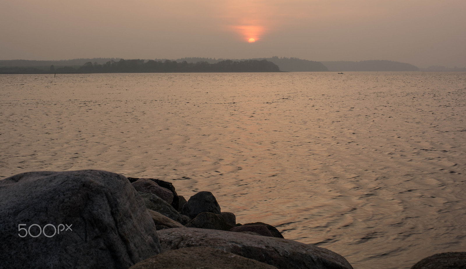 Nikon D5200 + AF-S Nikkor 35mm f/1.8G sample photo. Veddelev strand lystbådehavn photography