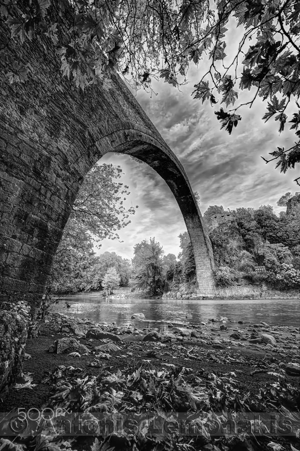 Canon EF 14mm F2.8L USM sample photo. Huge traditional stone bridge in konitsa in bw photography