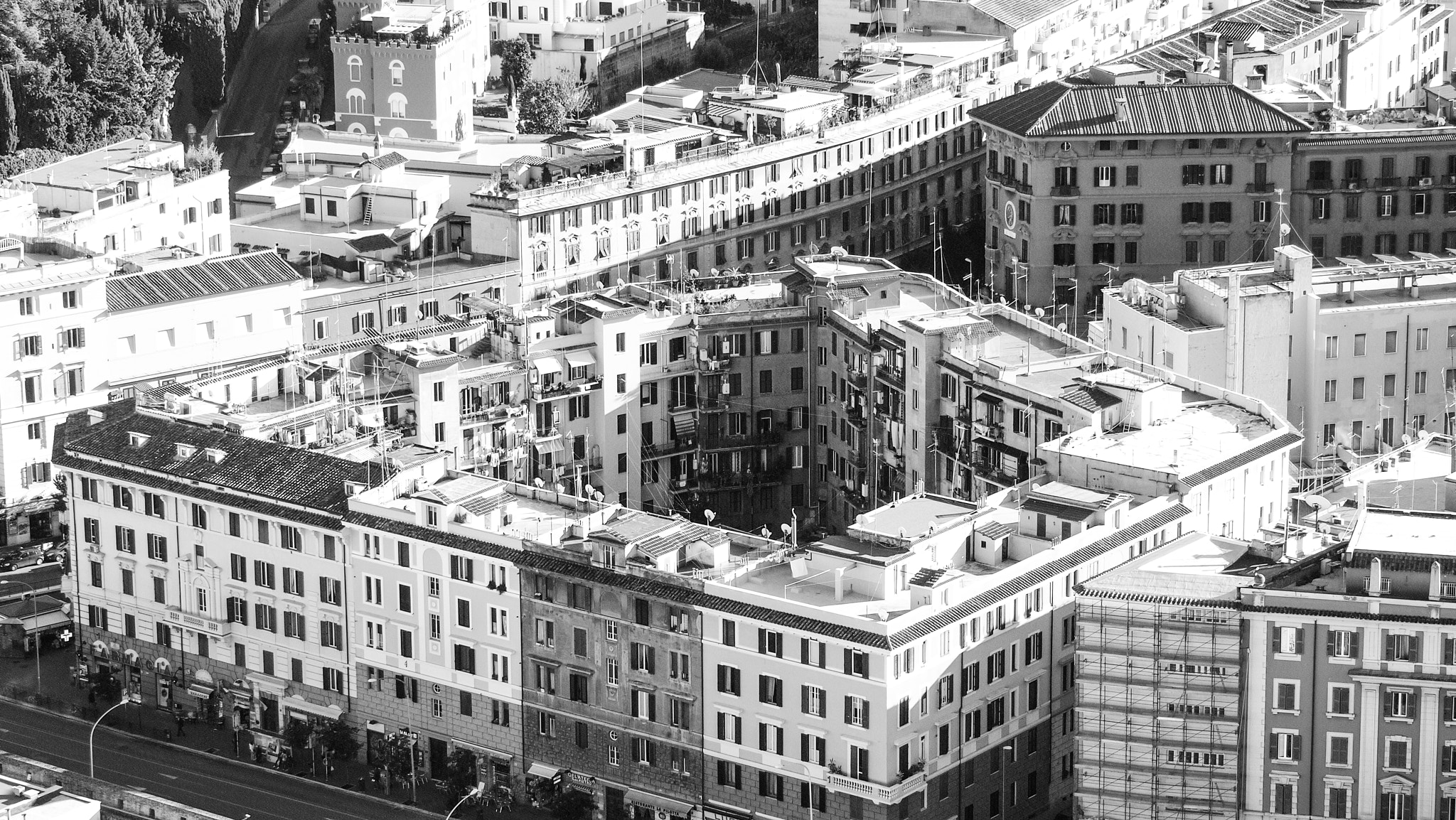 Olympus PEN E-P1 sample photo. Rome roofs photography