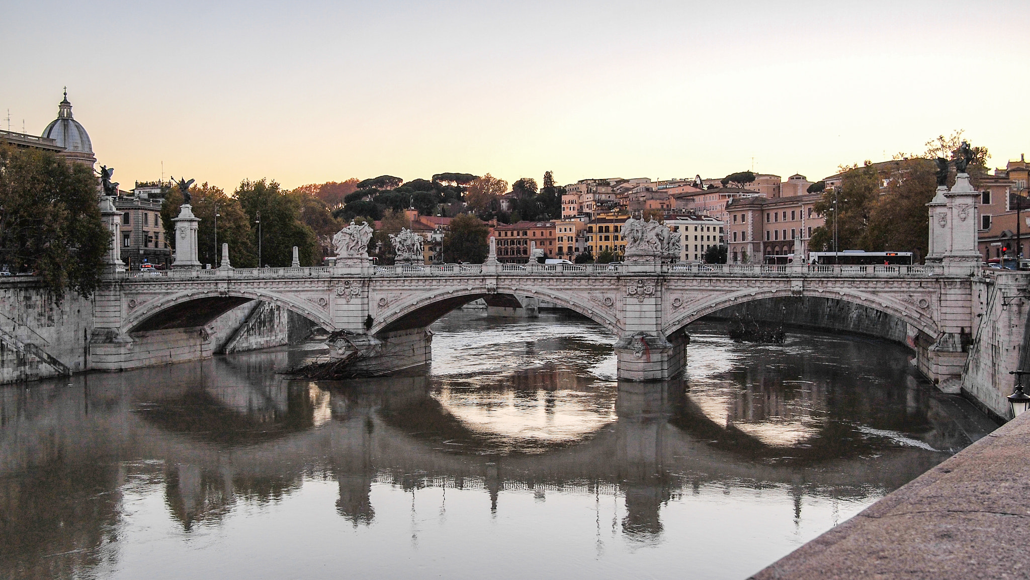 Olympus PEN E-PL1 + Panasonic Lumix G 20mm F1.7 ASPH sample photo. Bridge over the tiber photography