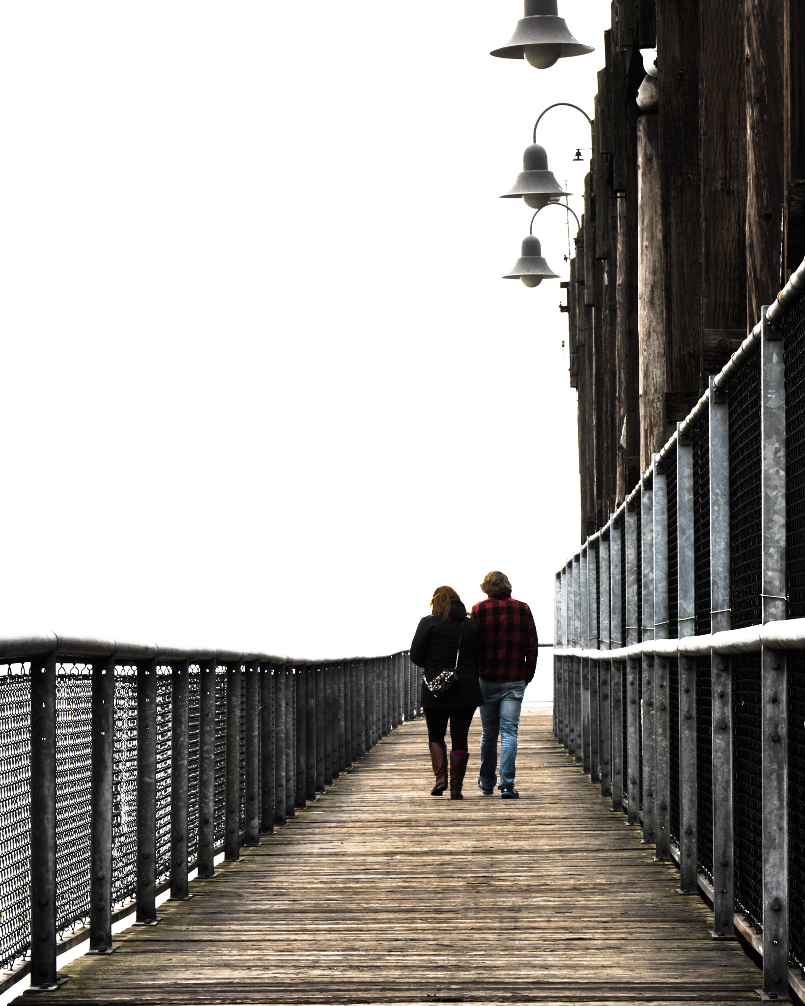 Canon EOS 750D (EOS Rebel T6i / EOS Kiss X8i) sample photo. Couple on boardwalk photography