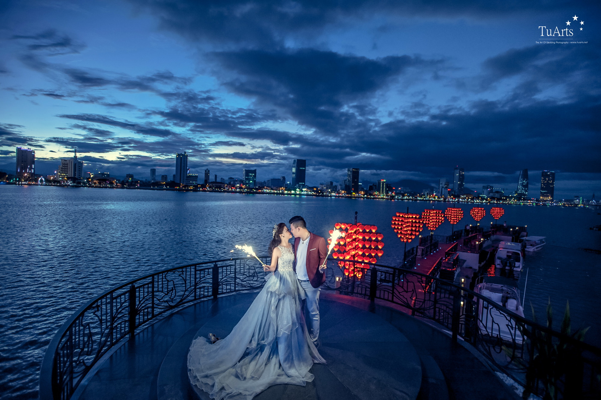 Nikon AF-S Nikkor 17-35mm F2.8D ED-IF sample photo. Wedding photo shoot at danang, vietnam photography