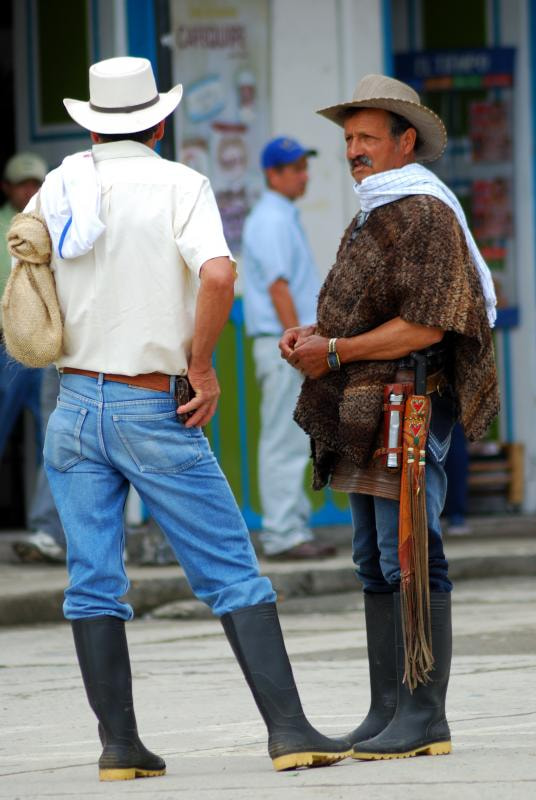 Nikon AF Nikkor 70-300mm F4-5.6G sample photo. Colombianos o photography